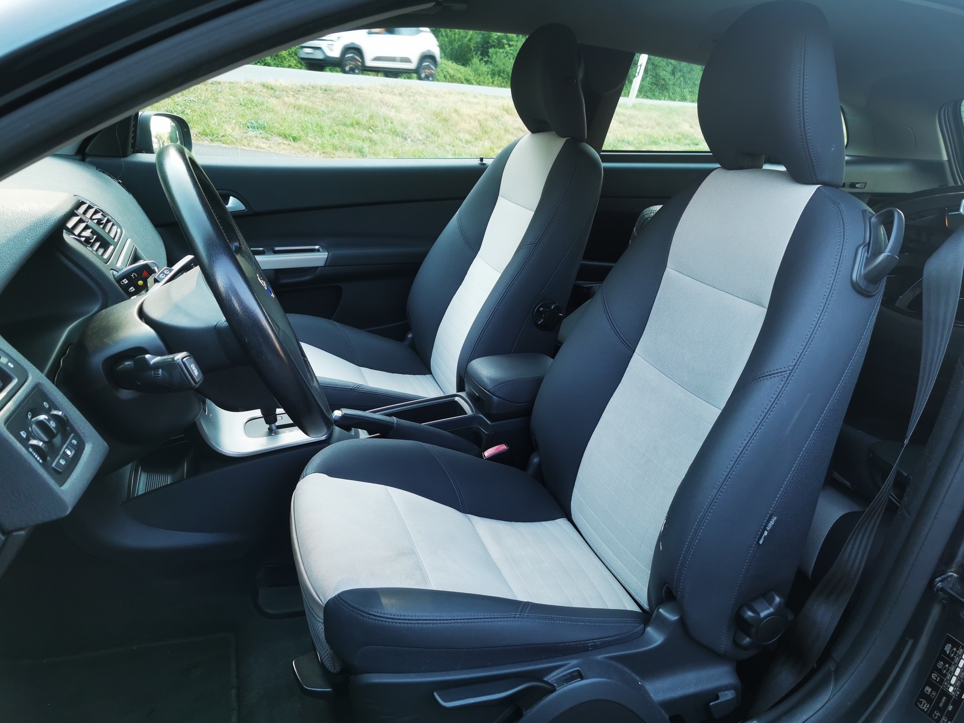 VOLVO C30 2.4i * * Expertise du jour + grand service * * clima-image-6