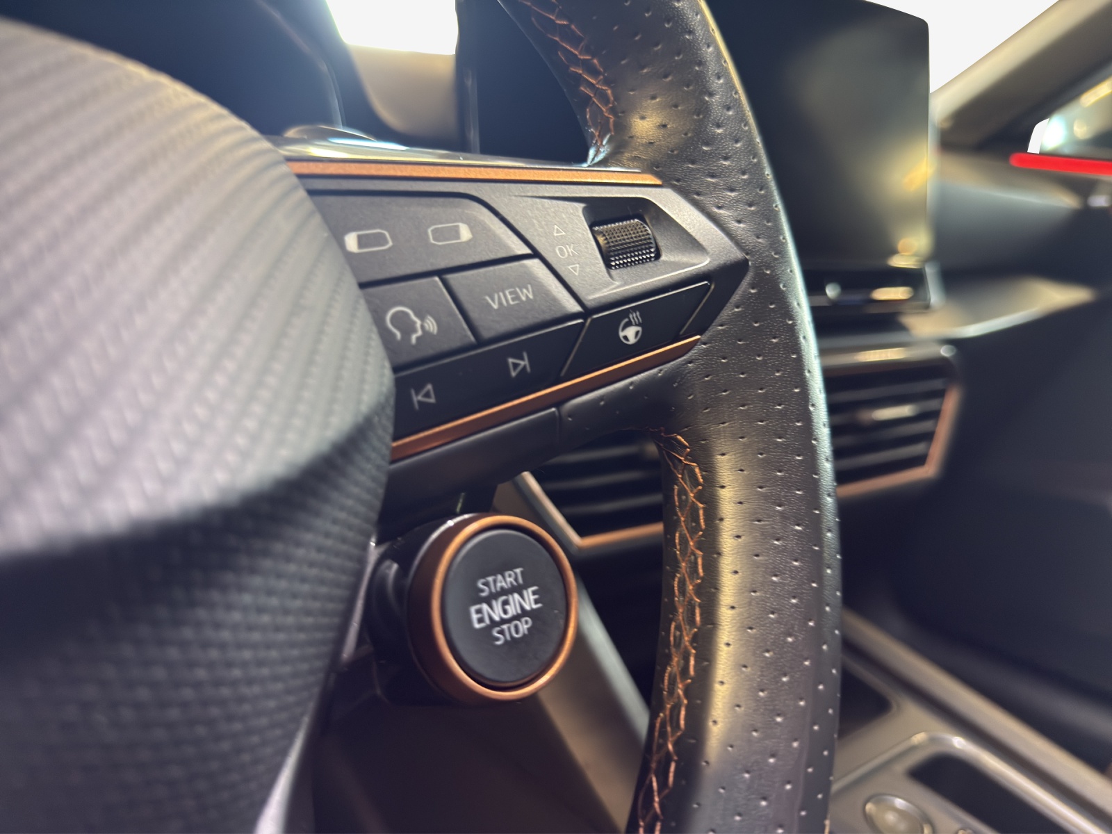 CUPRA LEON VZ 2.0 TSI DSG-image-14