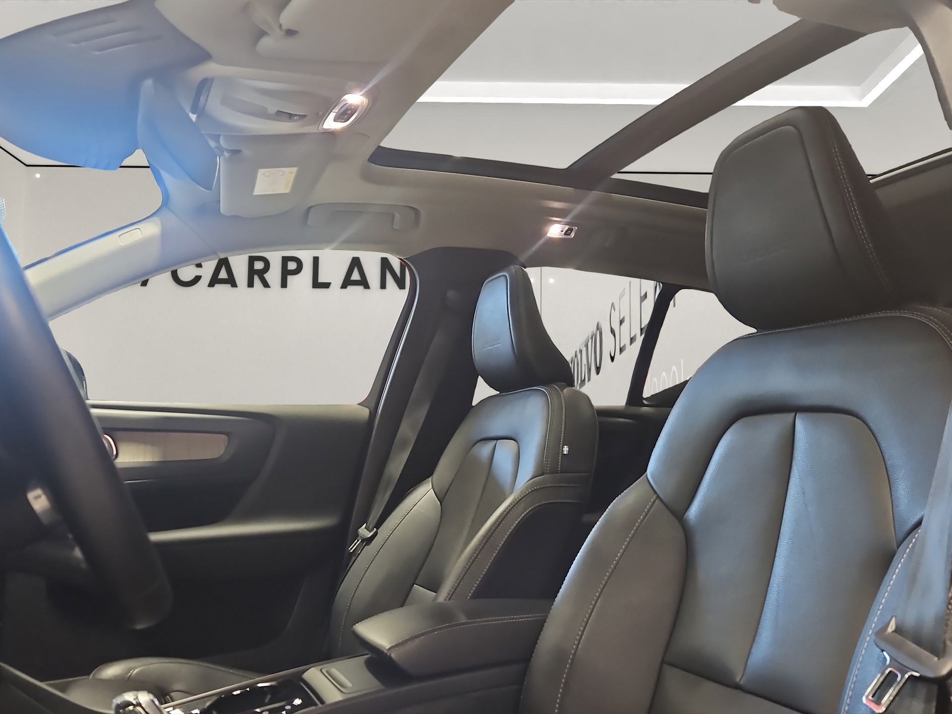 VOLVO XC40 2.0 T4 Inscription AWD-image-13