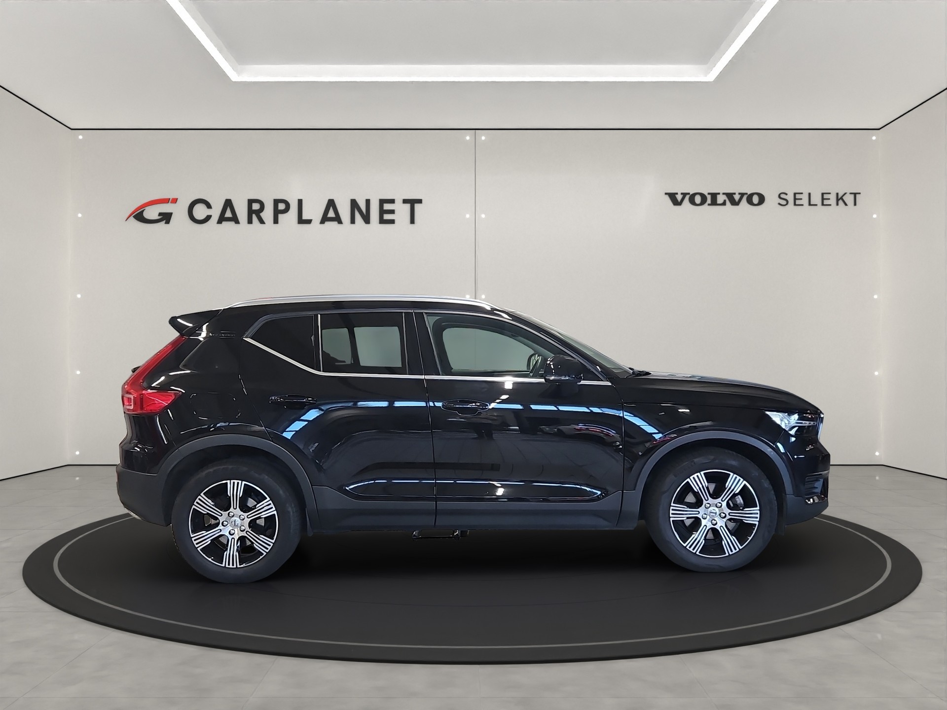 VOLVO XC40 2.0 T4 Inscription AWD-image-2