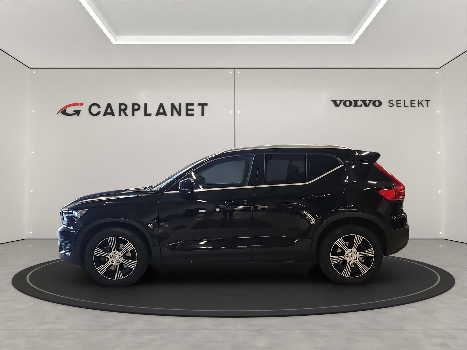 VOLVO XC40 2.0 T4 Inscription AWD-image-1