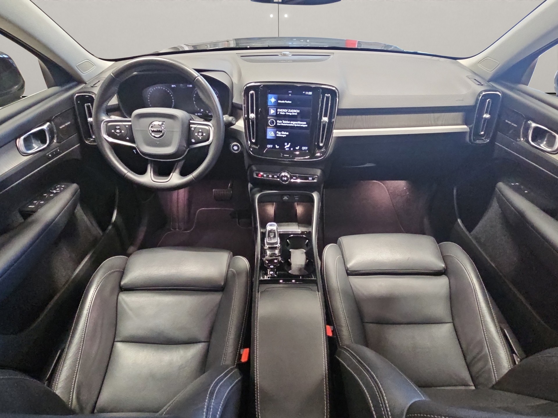 VOLVO XC40 2.0 T4 Inscription AWD-image-10