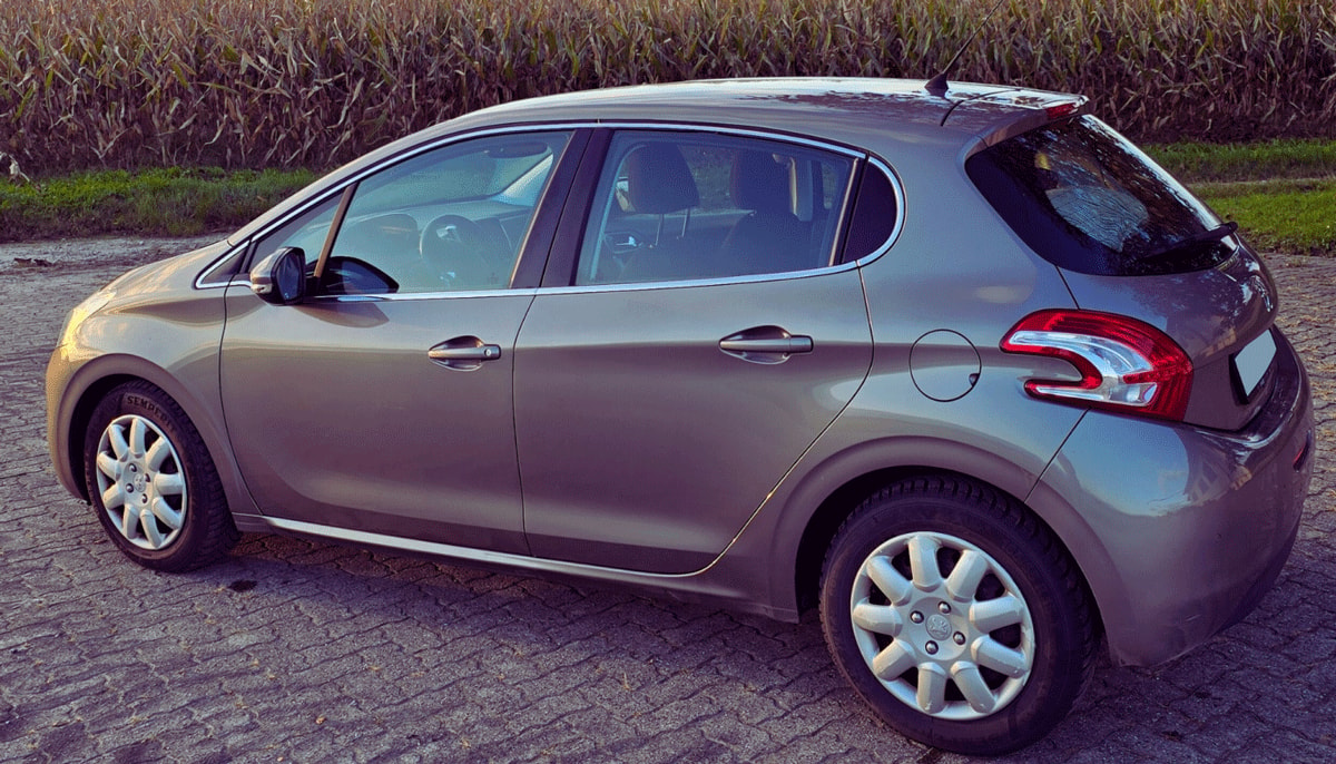 PEUGEOT 1.6 e-HDI 115 Allure-image-1