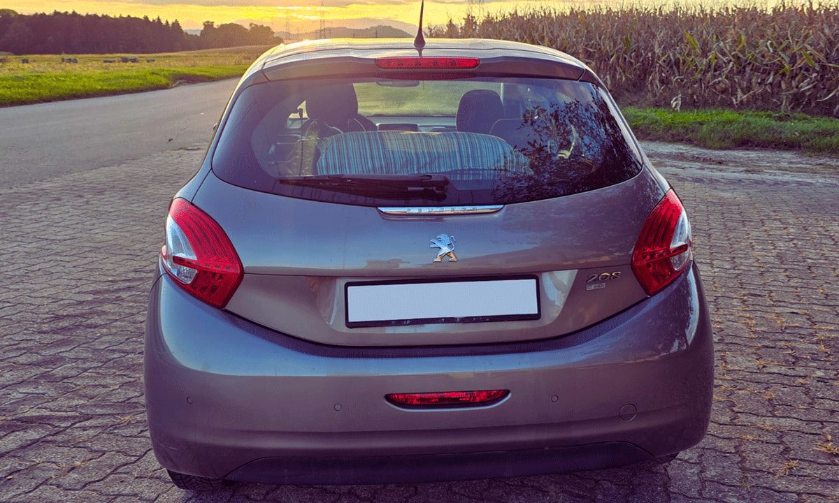 PEUGEOT 1.6 e-HDI 115 Allure-image-3