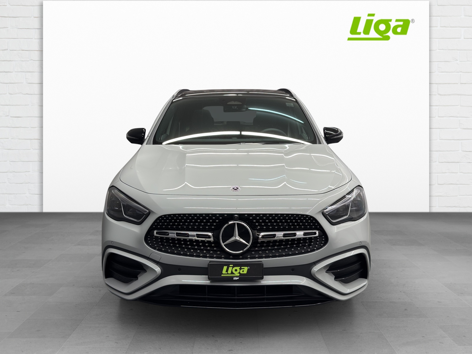 MERCEDES-BENZ GLA 250 Swiss Star-showroom-element-1