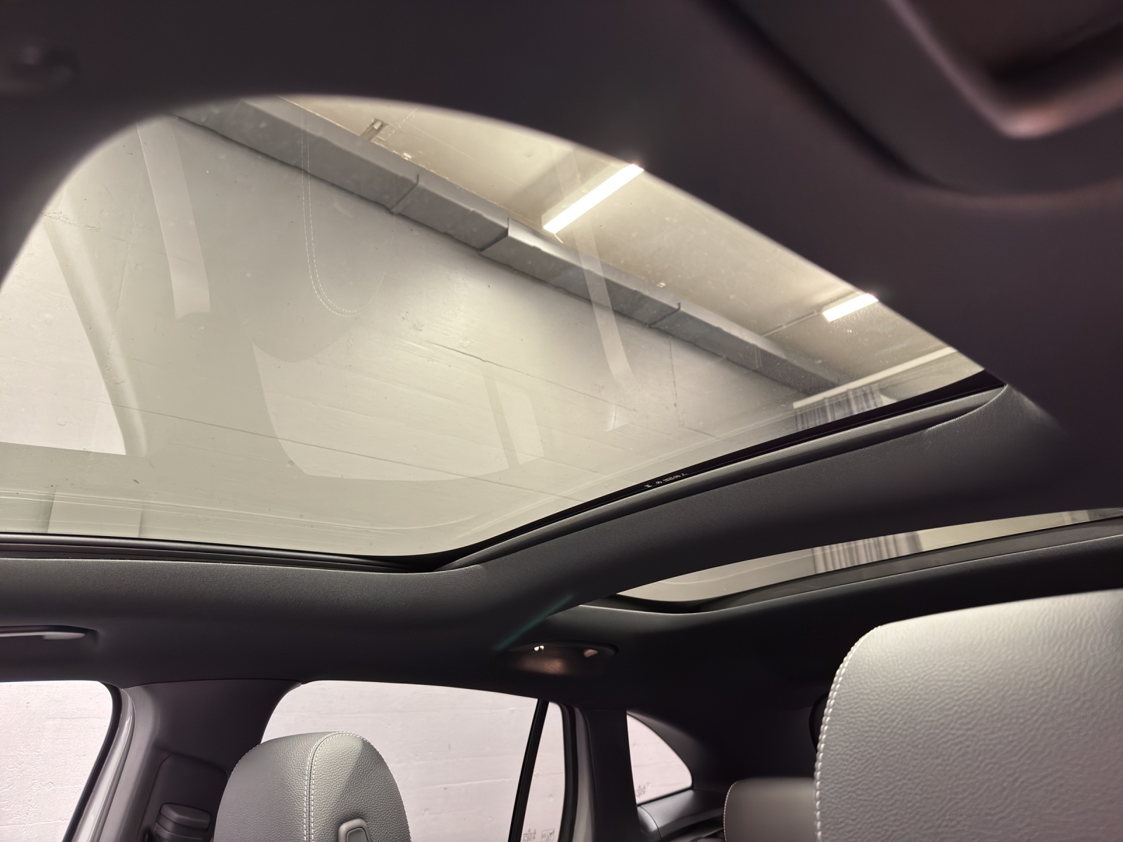MERCEDES-BENZ GLA 250 Swiss Star-image-15