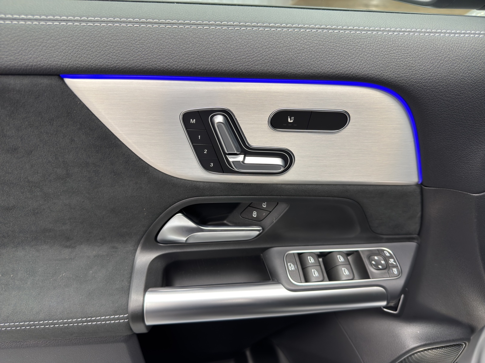 MERCEDES-BENZ GLA 250 Swiss Star-image-14