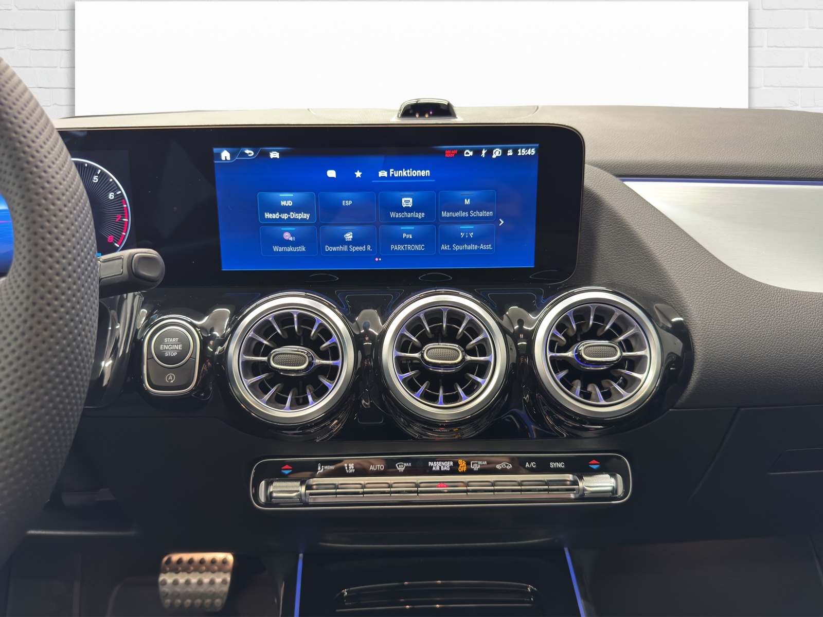 MERCEDES-BENZ GLA 250 Swiss Star-image-8