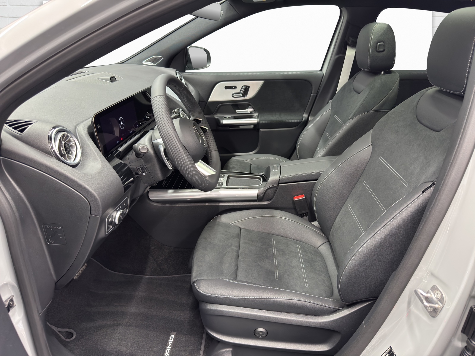 MERCEDES-BENZ GLA 250 Swiss Star-image-6