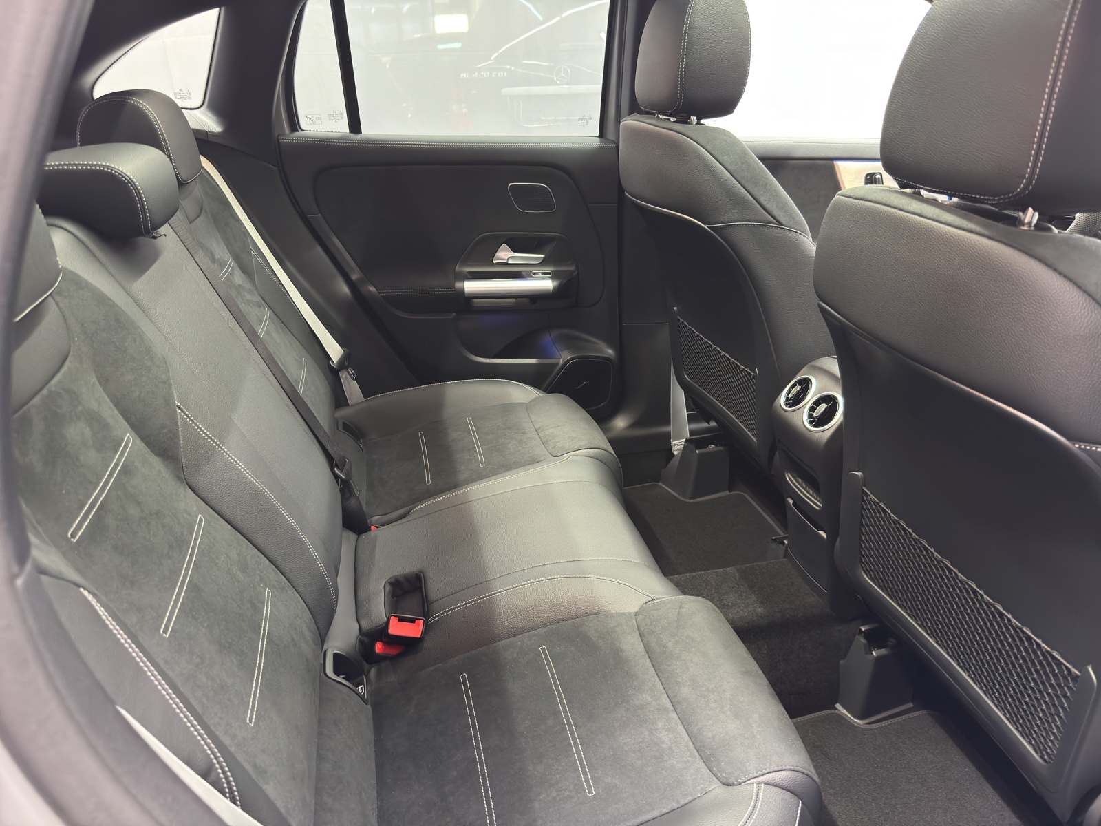MERCEDES-BENZ GLA 250 Swiss Star-image-9