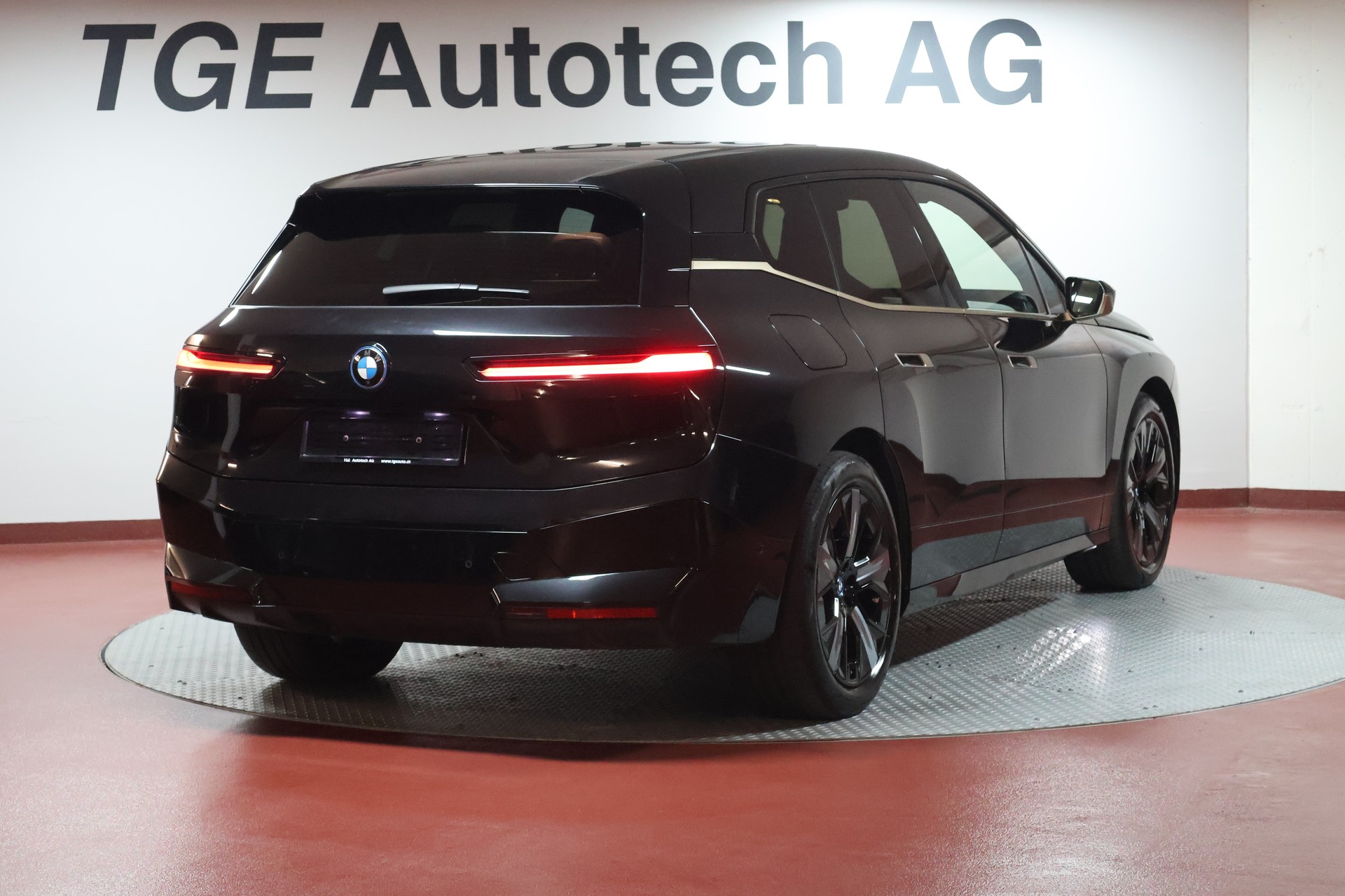 BMW iX xDrive50 Sportpaket-image-23