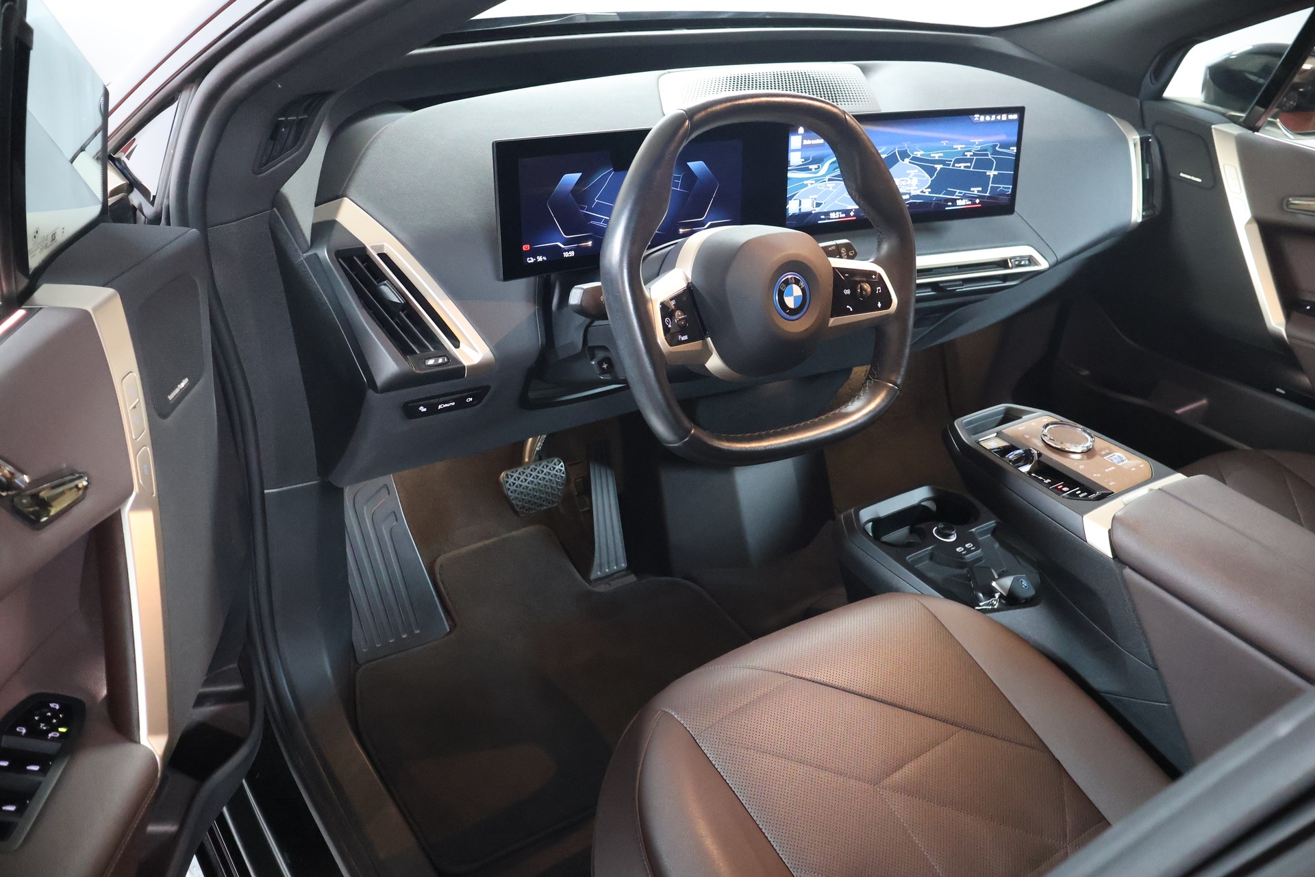 BMW iX xDrive50 Sportpaket-image-8