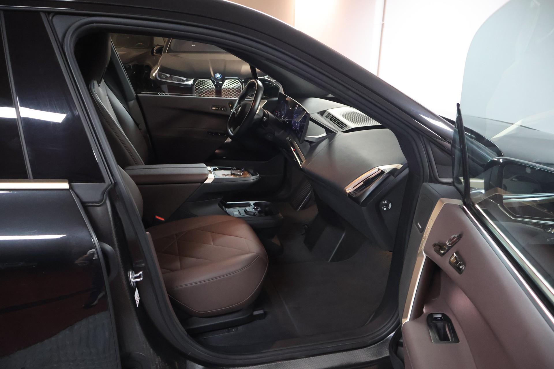 BMW iX xDrive50 Sportpaket-image-19
