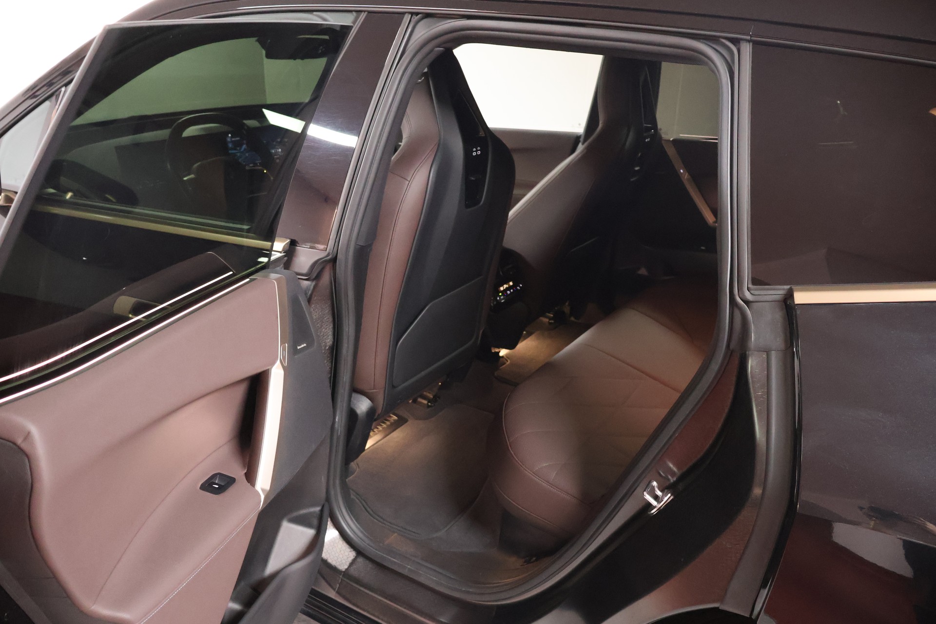 BMW iX xDrive50 Sportpaket-image-11
