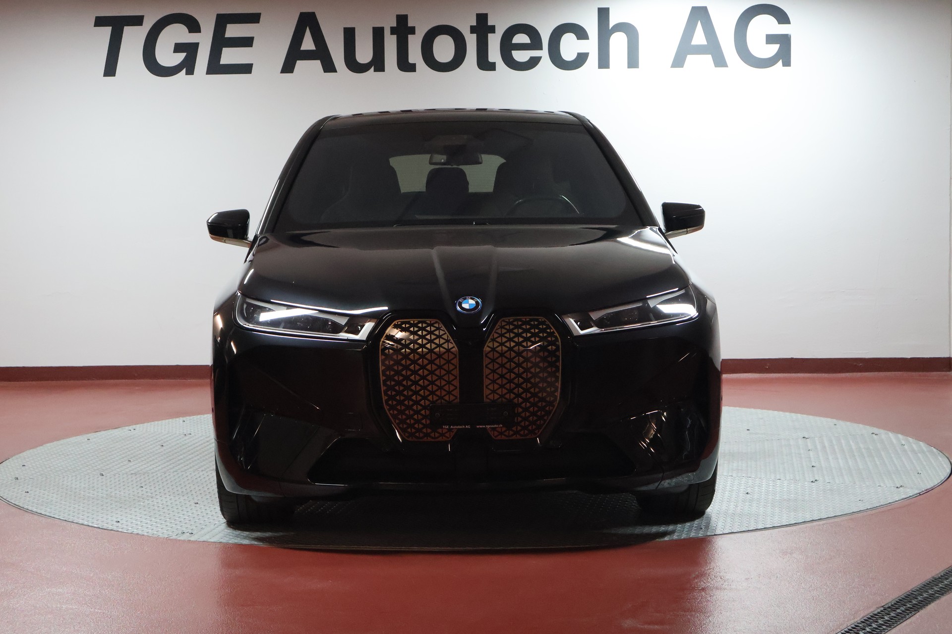 BMW iX xDrive50 Sportpaket-showroom-element-2
