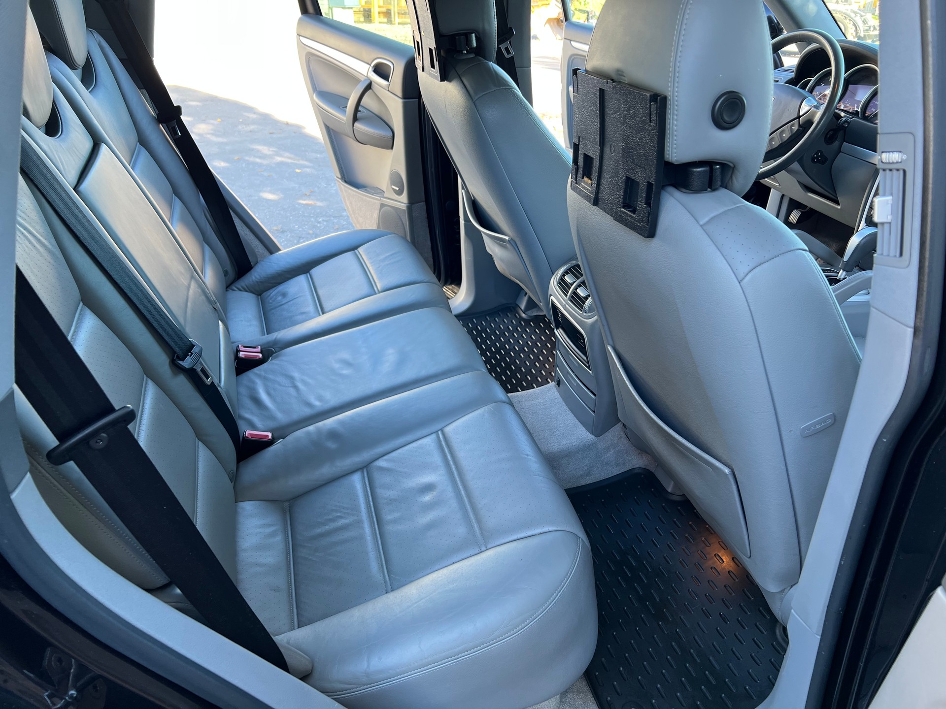 PORSCHE Cayenne Turbo-image-4