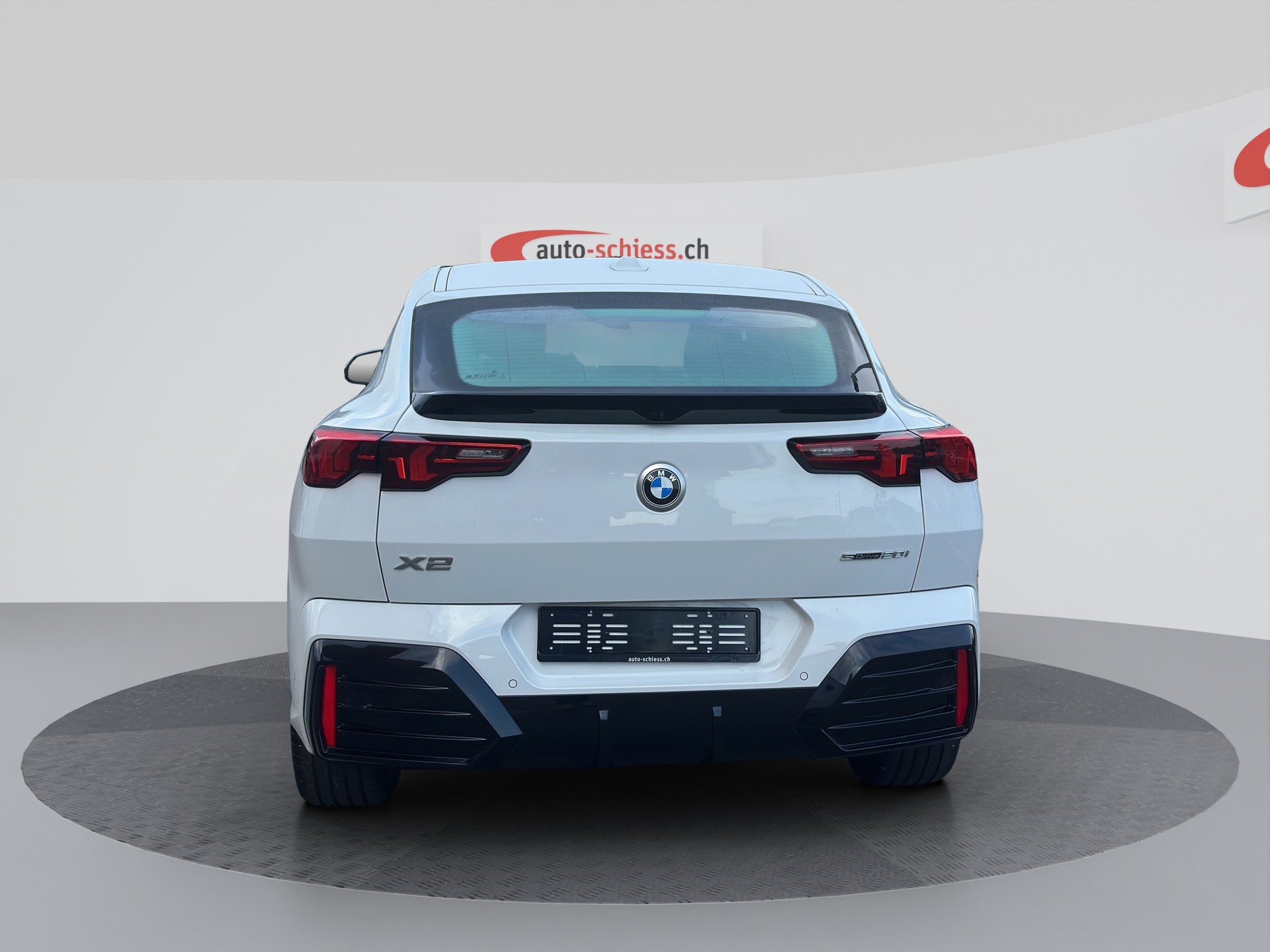 BMW X2 sDrive 20i 48V M Sport-showroom-element-3