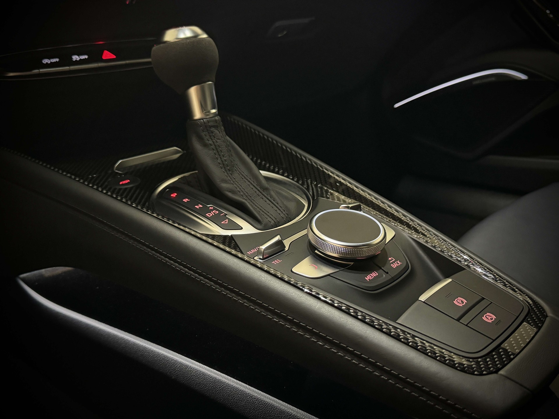 AUDI TT Coupé TTRS quattro S-tronic-image-11