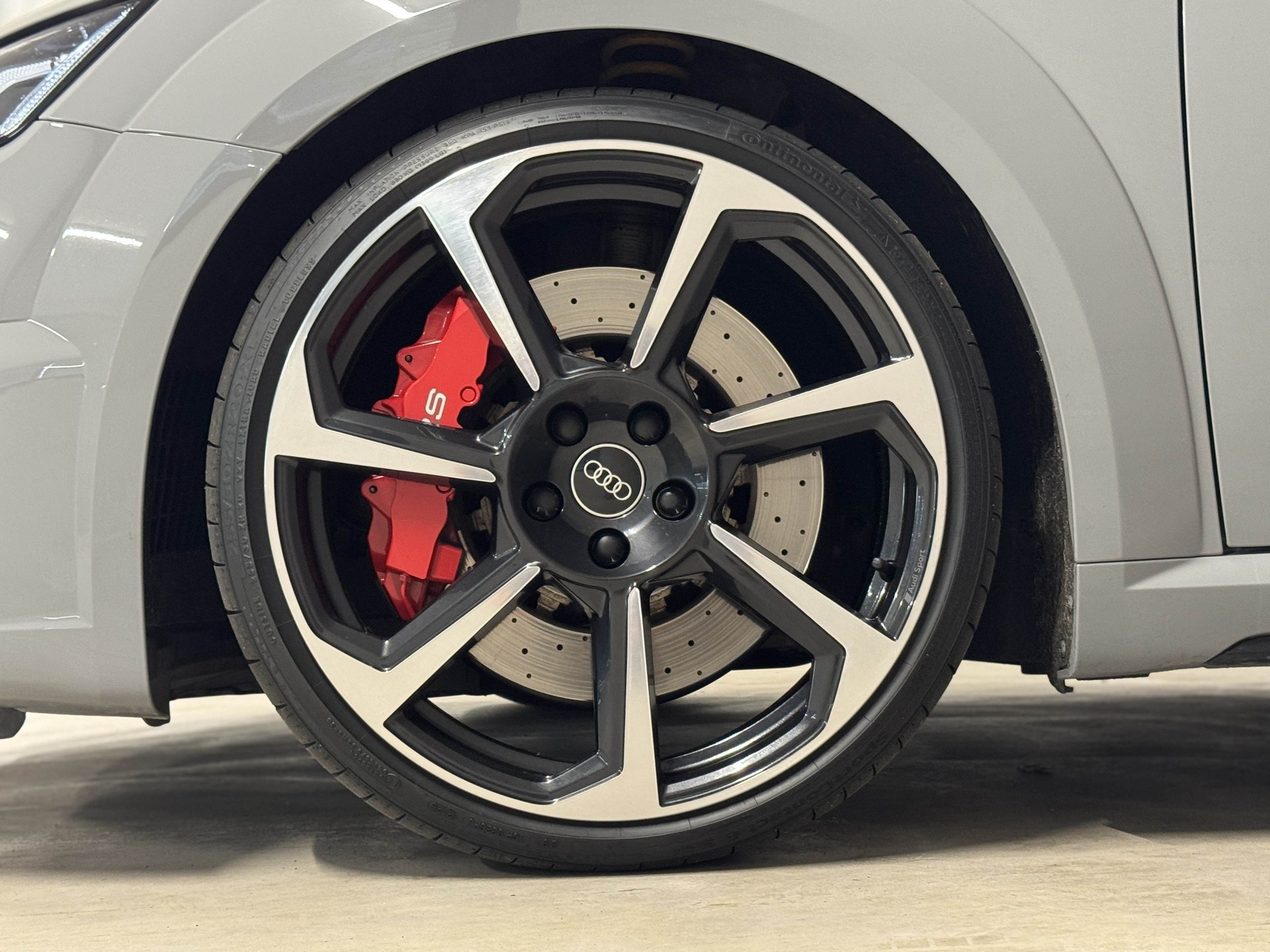 AUDI TT Coupé TTRS quattro S-tronic-image-15