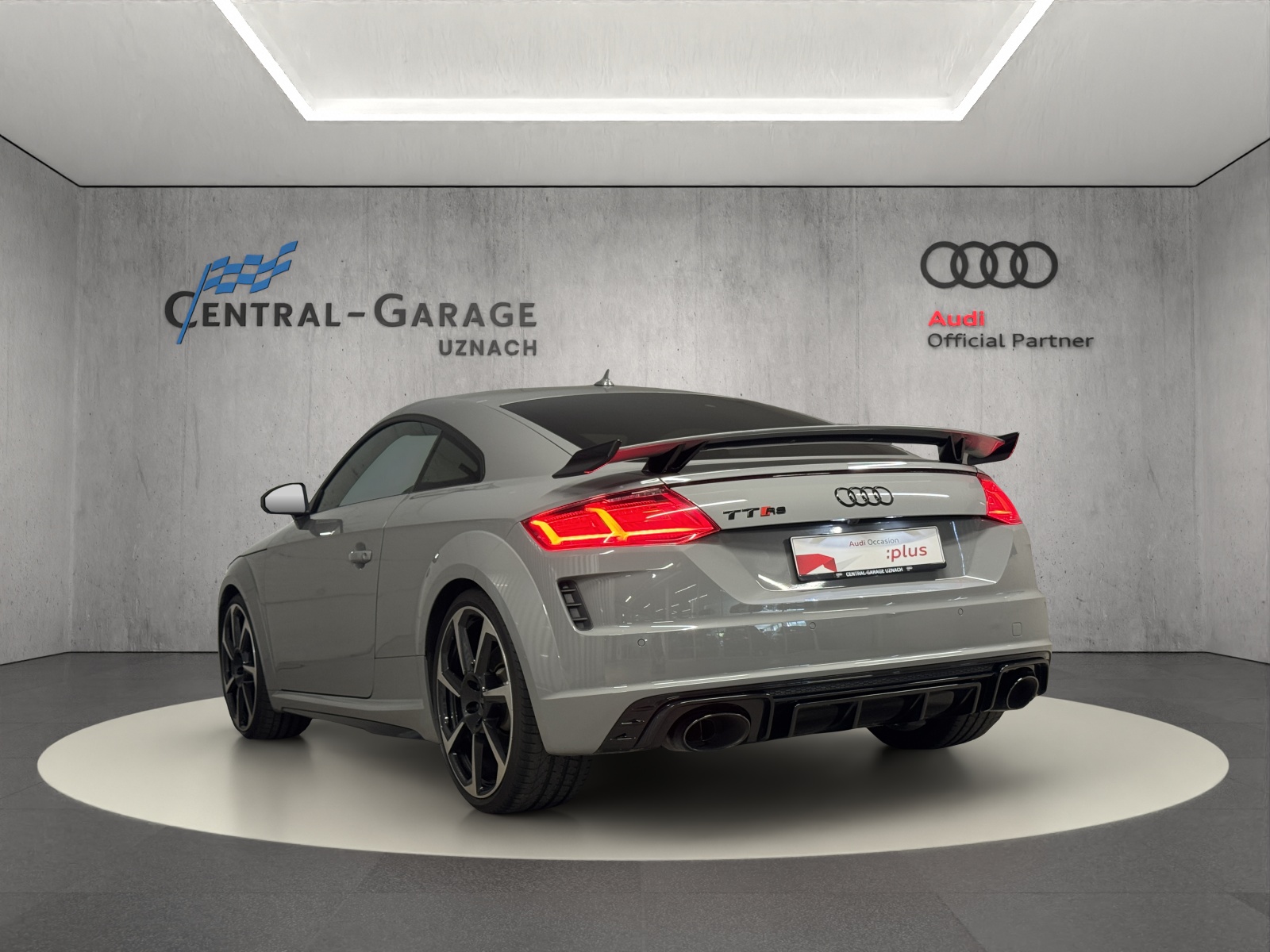 AUDI TT Coupé TTRS quattro S-tronic-image-2