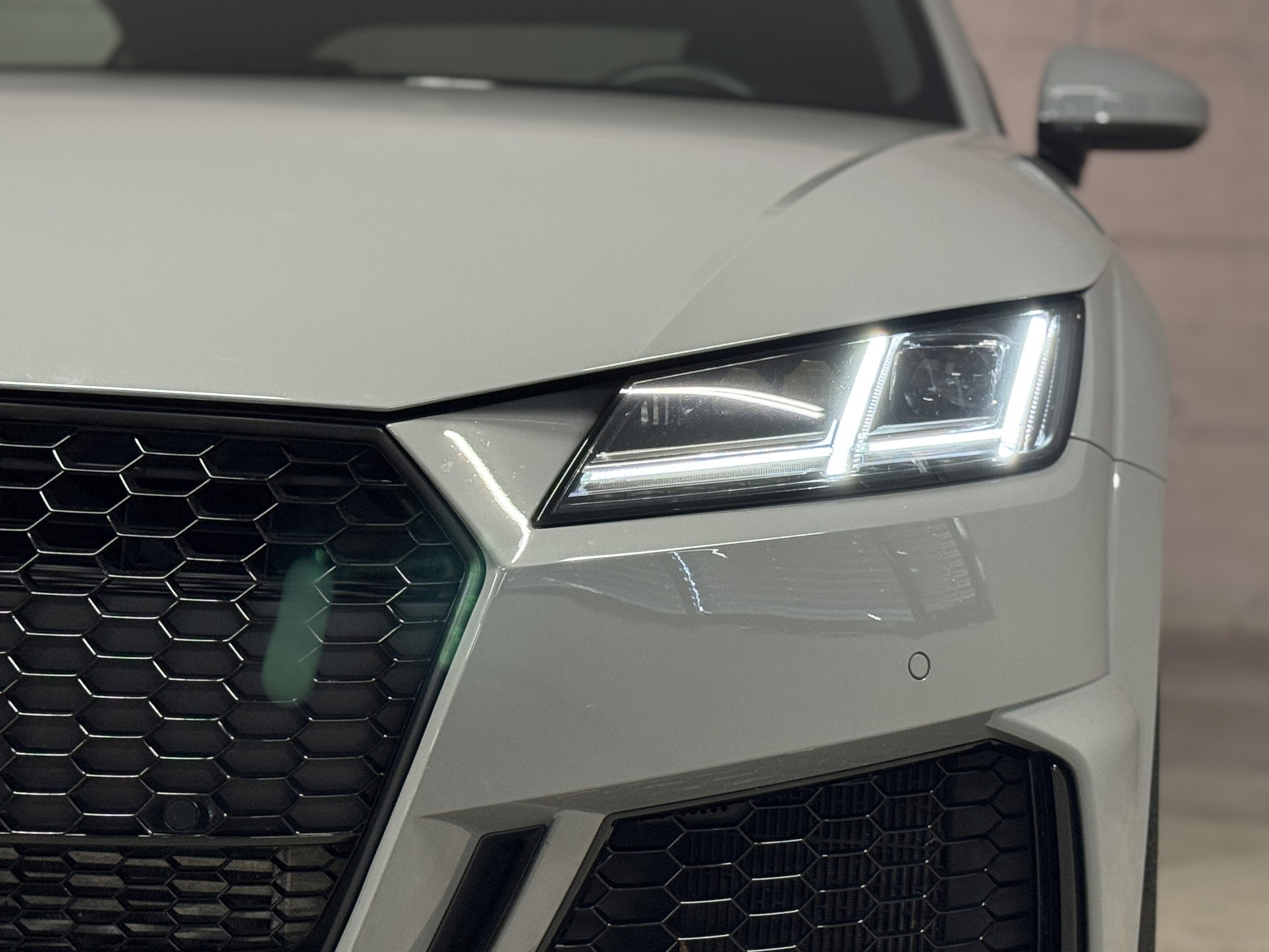 AUDI TT Coupé TTRS quattro S-tronic-image-5
