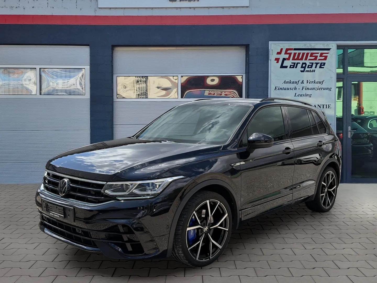 VW Tiguan 2.0TSI R 4Motion DSG mit AHK + Ledersitze & Komplettwinterräder-showroom-element-3