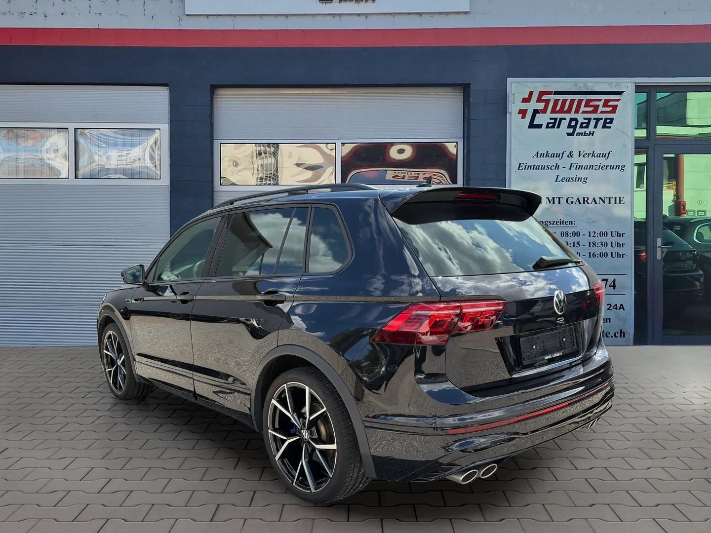 VW Tiguan 2.0TSI R 4Motion DSG mit AHK + Ledersitze & Komplettwinterräder-image-5