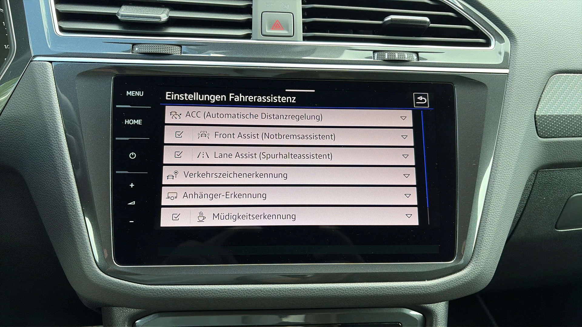 VW Tiguan 2.0TSI R 4Motion DSG mit AHK + Ledersitze & Komplettwinterräder-image-18
