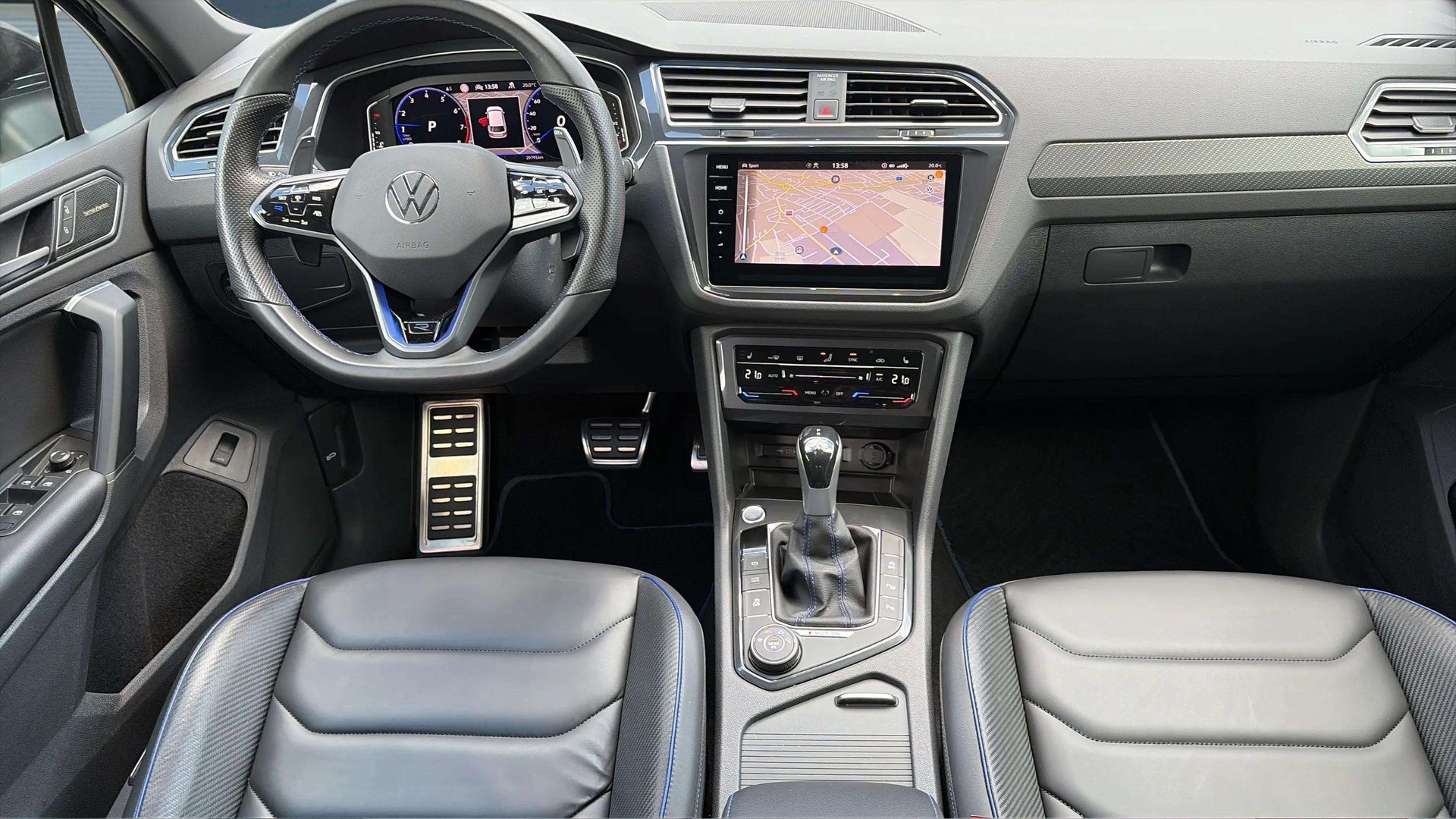 VW Tiguan 2.0TSI R 4Motion DSG mit AHK + Ledersitze & Komplettwinterräder-image-9