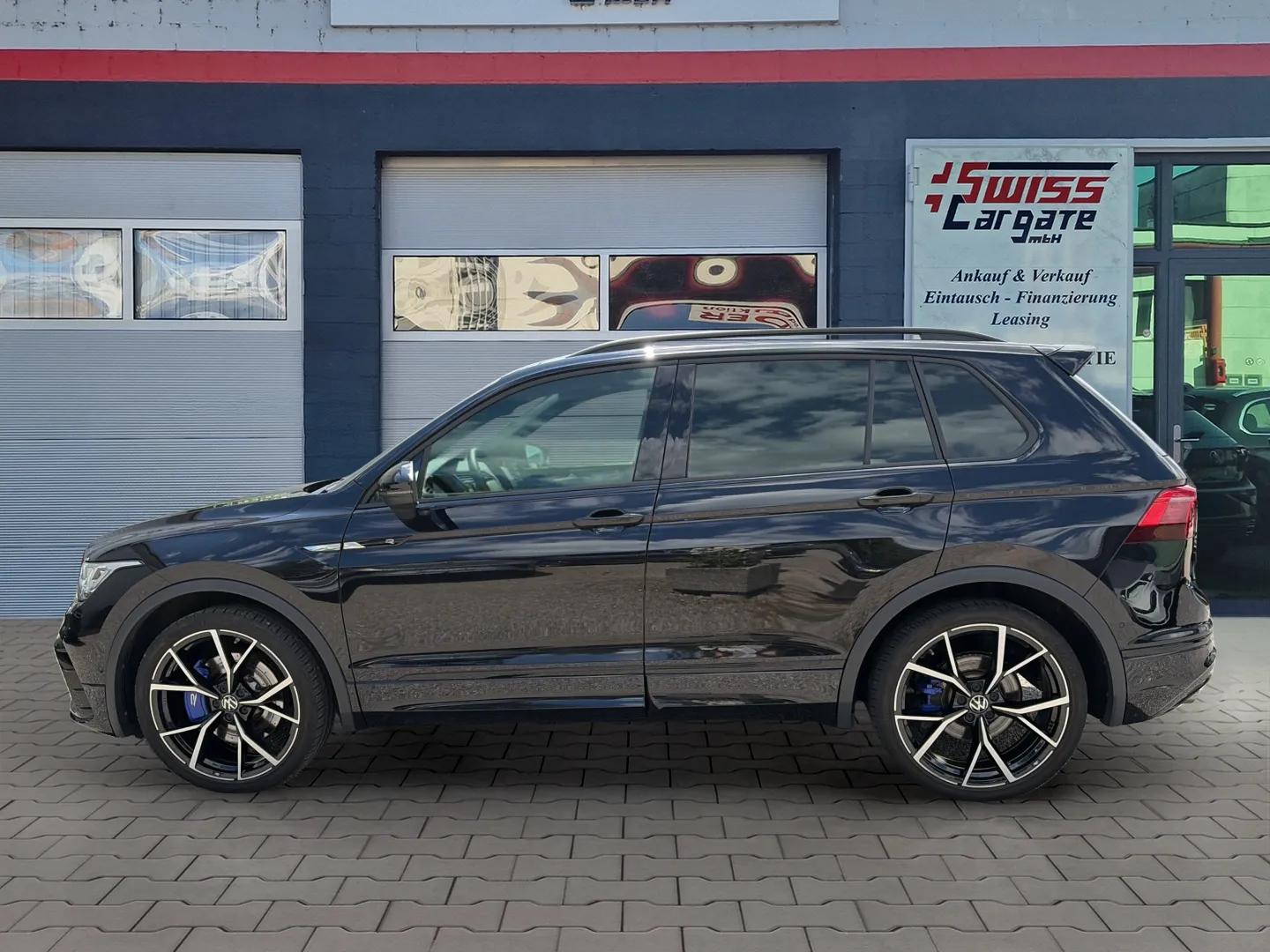 VW Tiguan 2.0TSI R 4Motion DSG mit AHK + Ledersitze & Komplettwinterräder-image-4