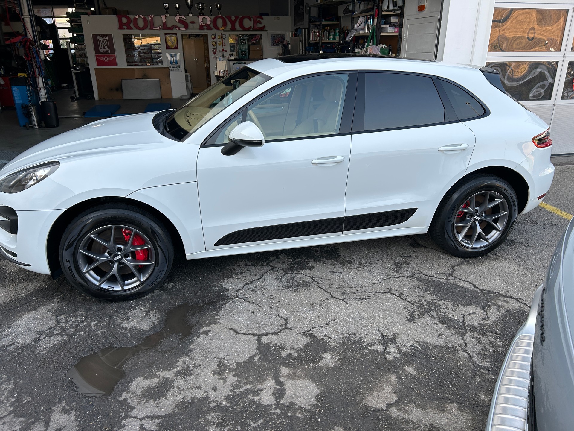 PORSCHE Macan Turbo BVA DÉFAUT " VENDU DANS L'ETAT" Tél 079 611 65 33-image-3