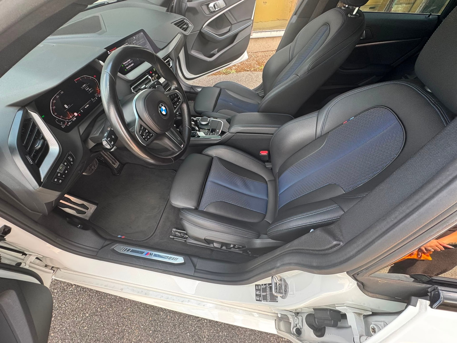 BMW 220d xDrive-image-3