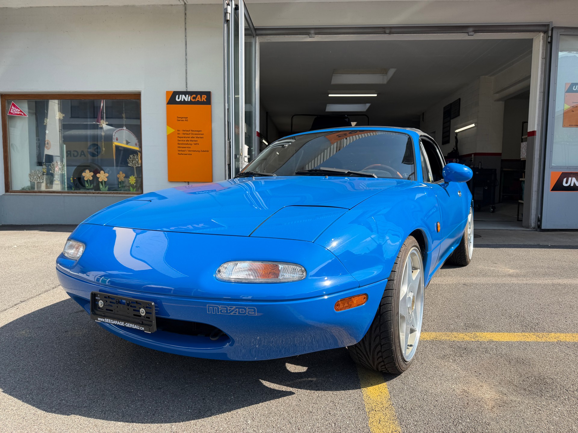 MAZDA MX-5 1.6i-16-image-1