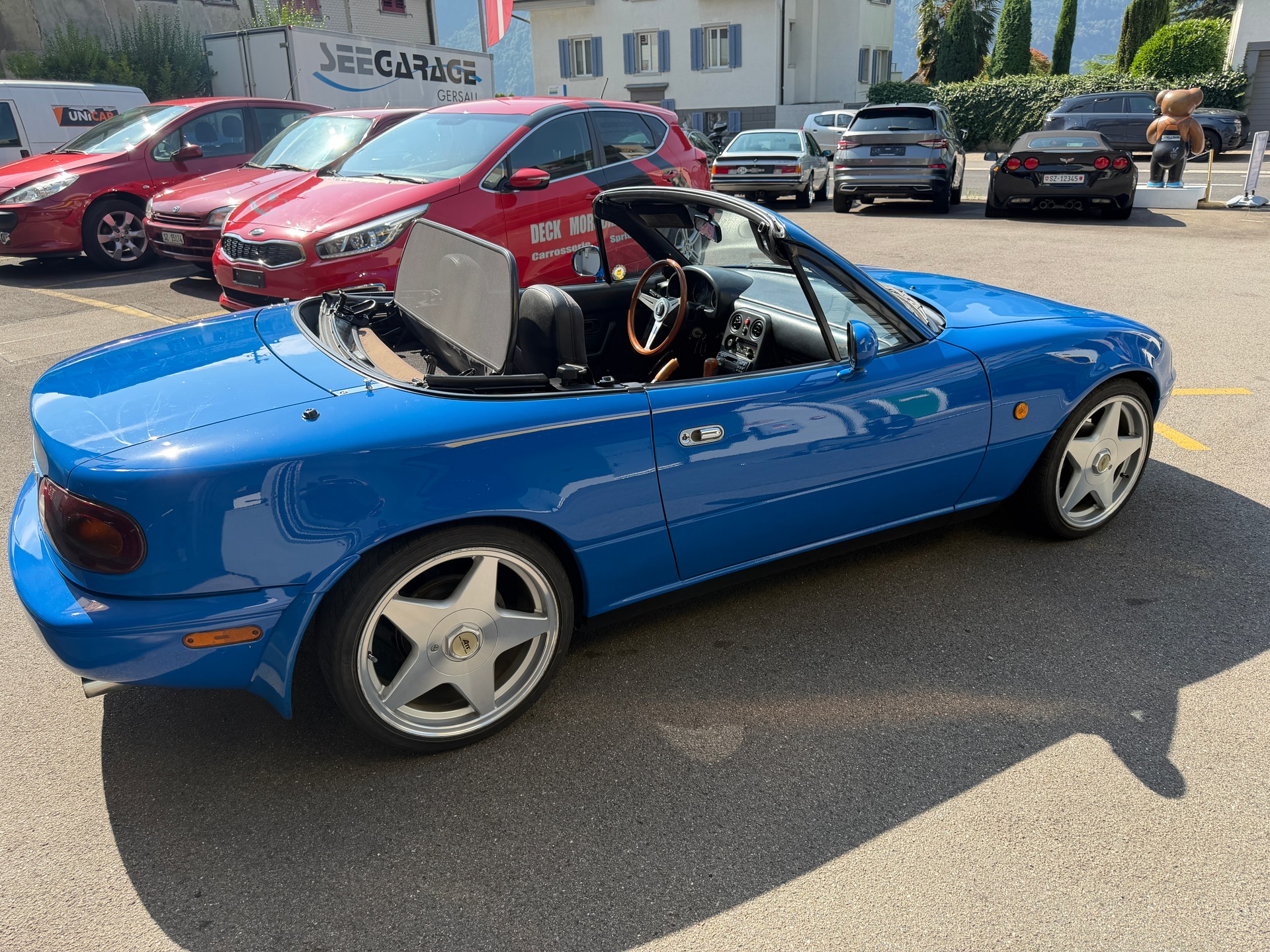 MAZDA MX-5 1.6i-16-image-9
