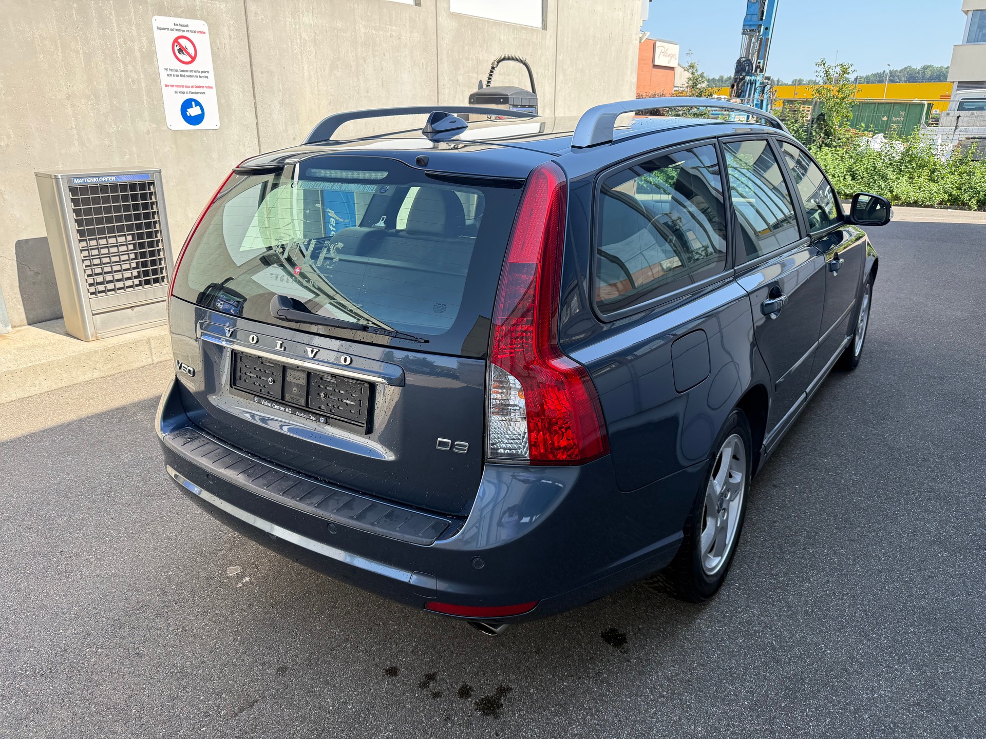 VOLVO V50 D3 Summum Geartronic *Lederausstattung *Sitzheizung *Tempomat *Freisprechanlage-image-3