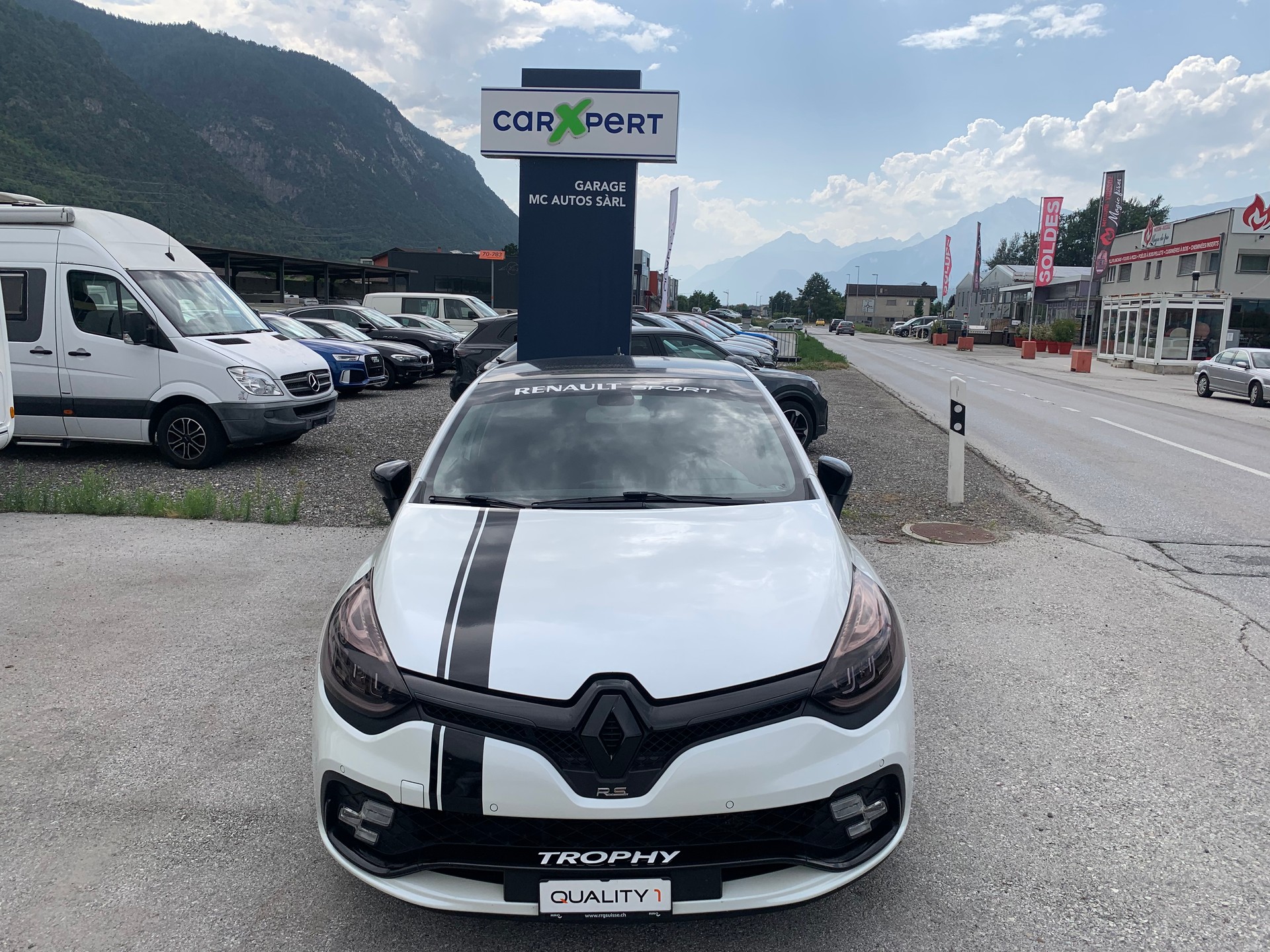 RENAULT Clio 1.6 T RS 220 Trophy EDC-image-1