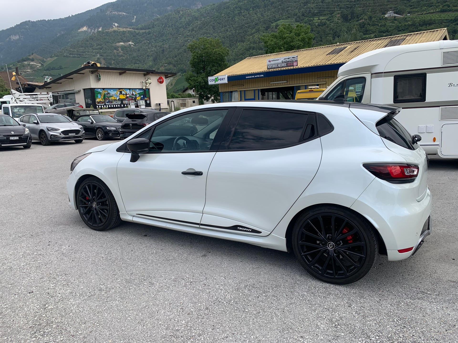 RENAULT Clio 1.6 T RS 220 Trophy EDC-image-5