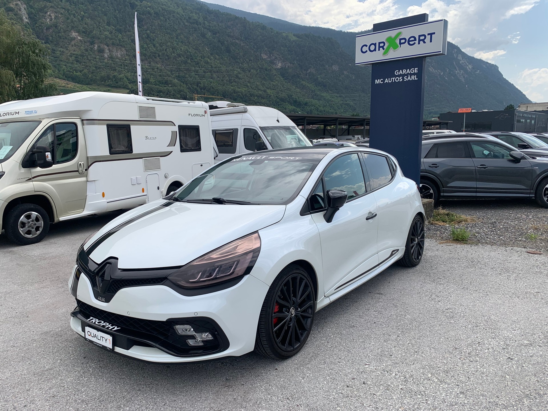 RENAULT Clio 1.6 T RS 220 Trophy EDC-image-2