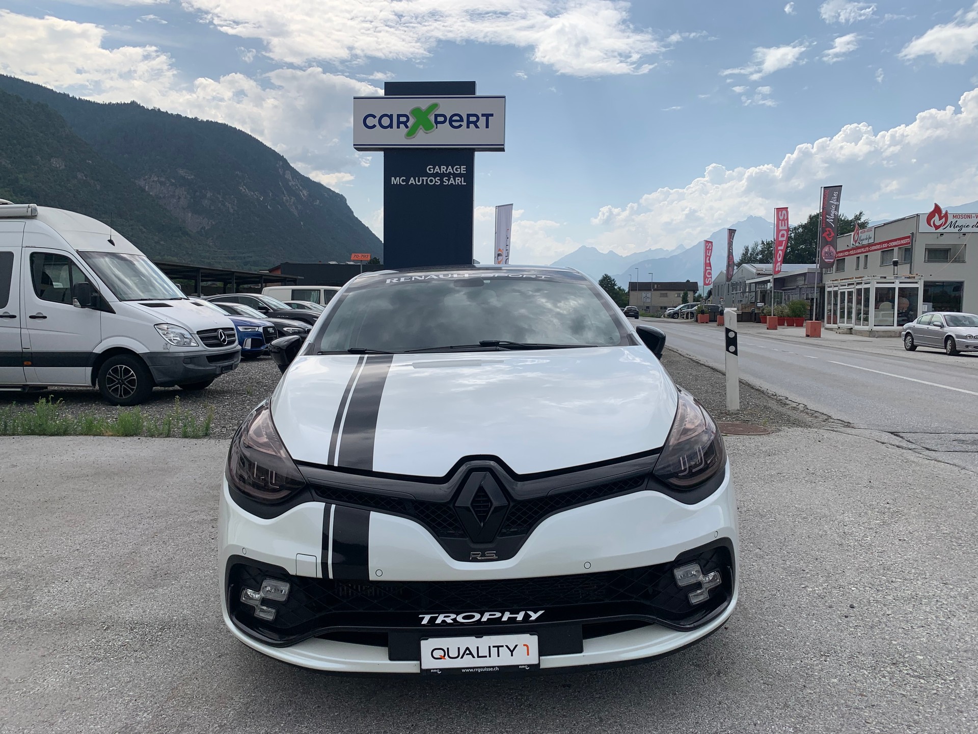 RENAULT Clio 1.6 T RS 220 Trophy EDC-image-0
