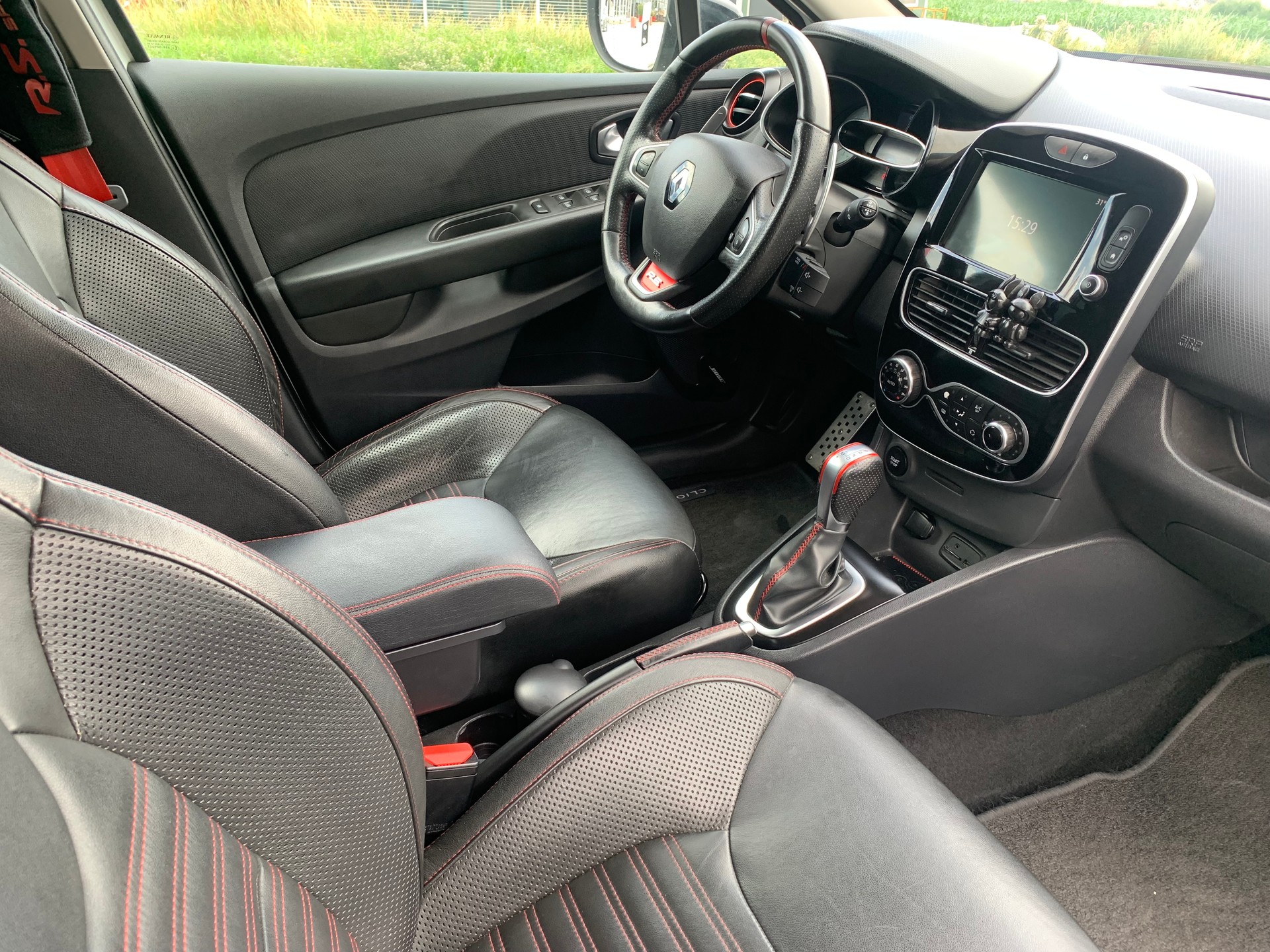 RENAULT Clio 1.6 T RS 220 Trophy EDC-image-15