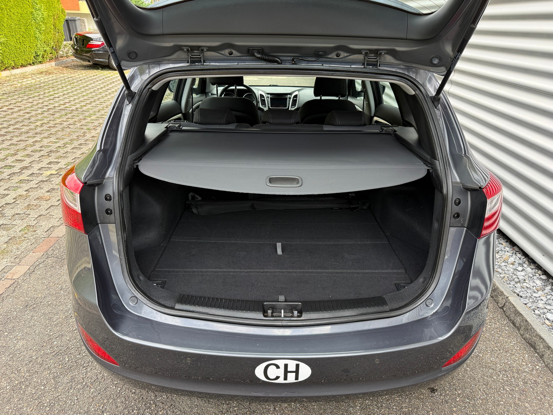 HYUNDAI i30 Wagon 1.6 CRDi Amplia Automatic DCT-image-8
