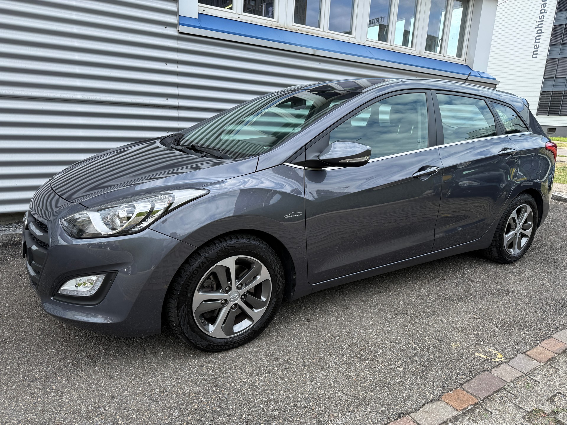 HYUNDAI i30 Wagon 1.6 CRDi Amplia Automatic DCT-image-14
