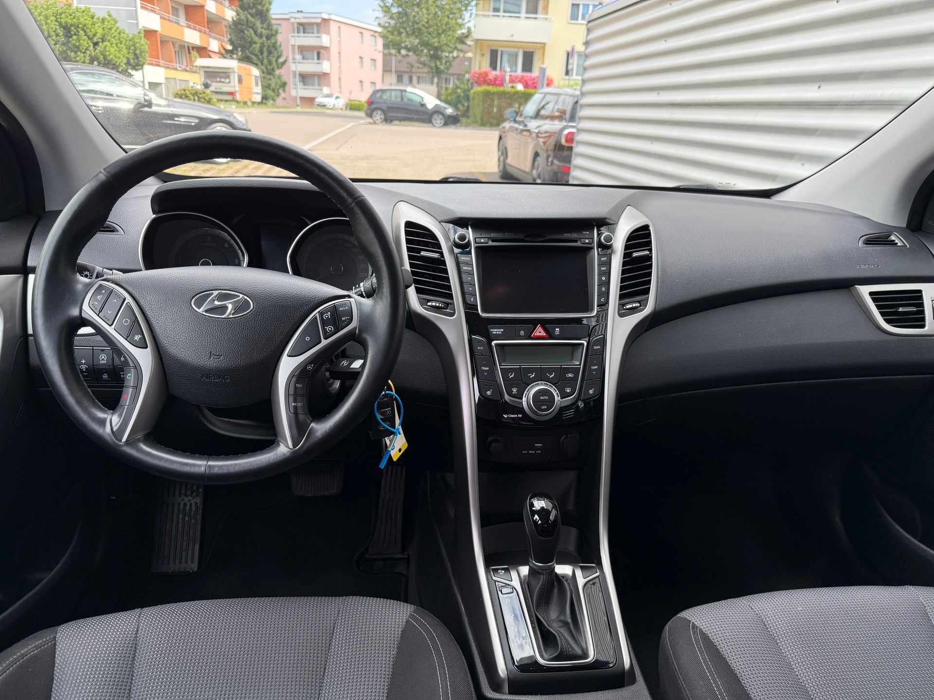 HYUNDAI i30 Wagon 1.6 CRDi Amplia Automatic DCT-image-5
