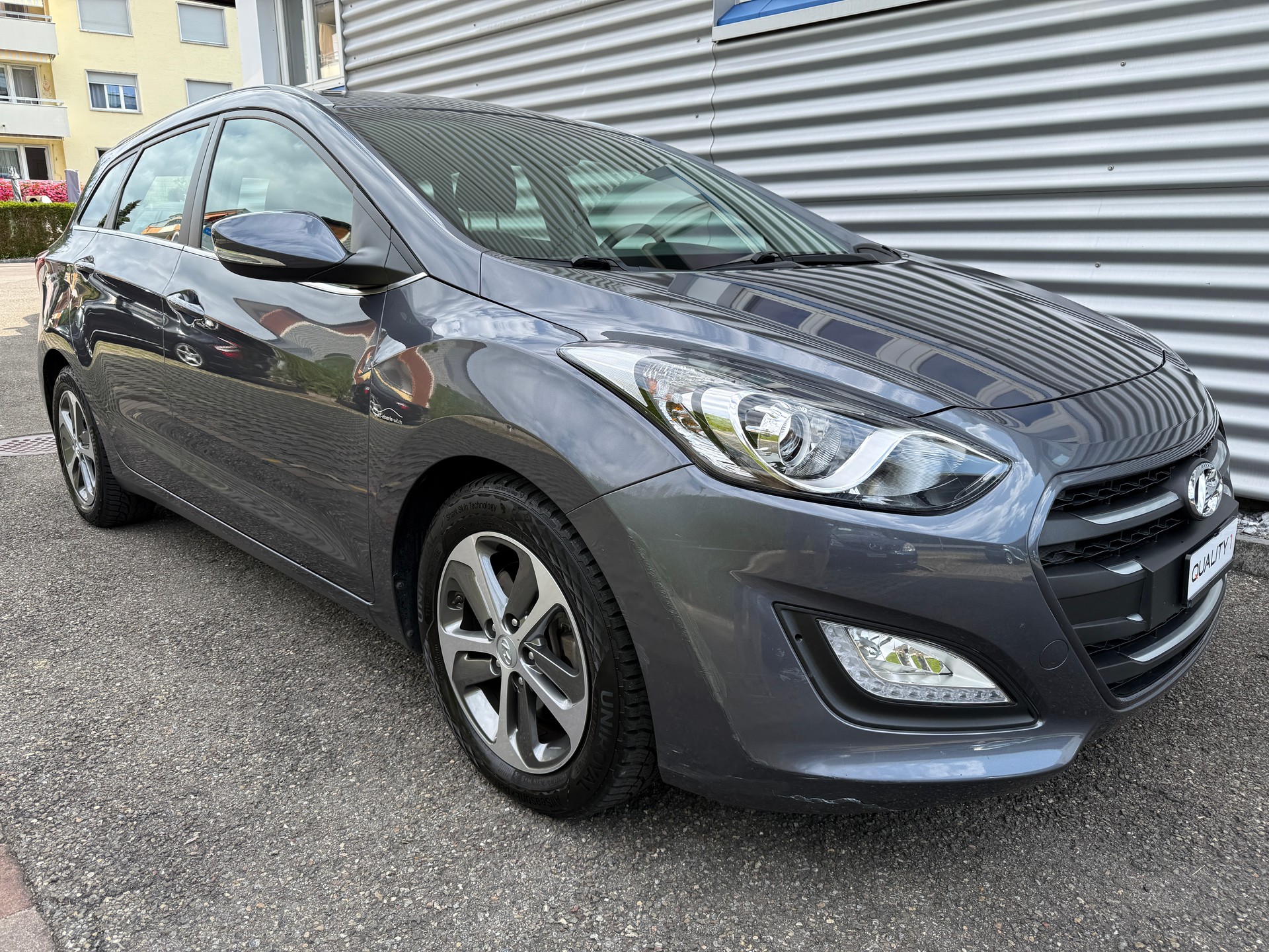 HYUNDAI i30 Wagon 1.6 CRDi Amplia Automatic DCT-image-11