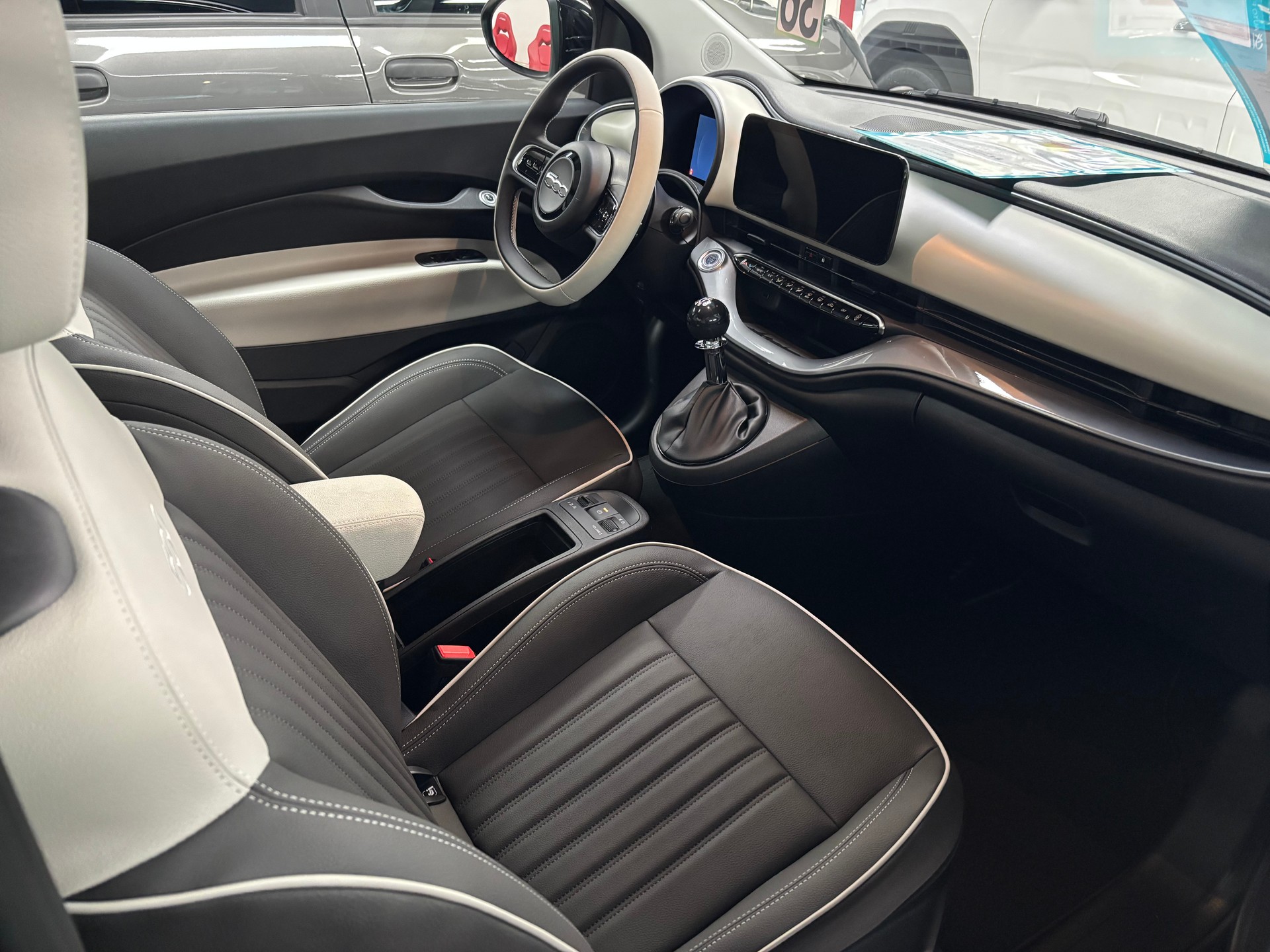 FIAT 500 1.0 FireFly MHD La Prima-image-2