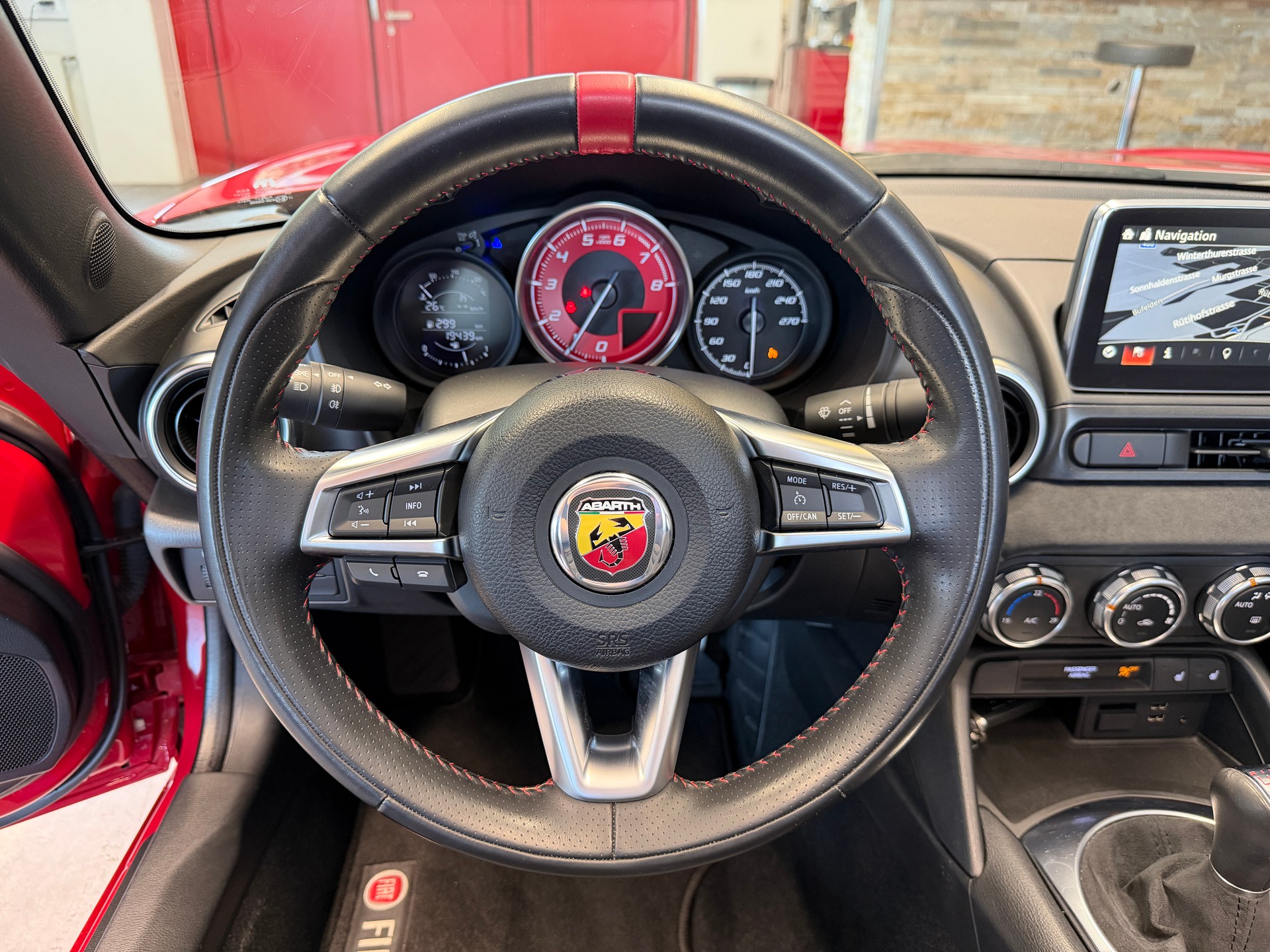 FIAT 124 Spider 1.4 TB Abarth-image-18