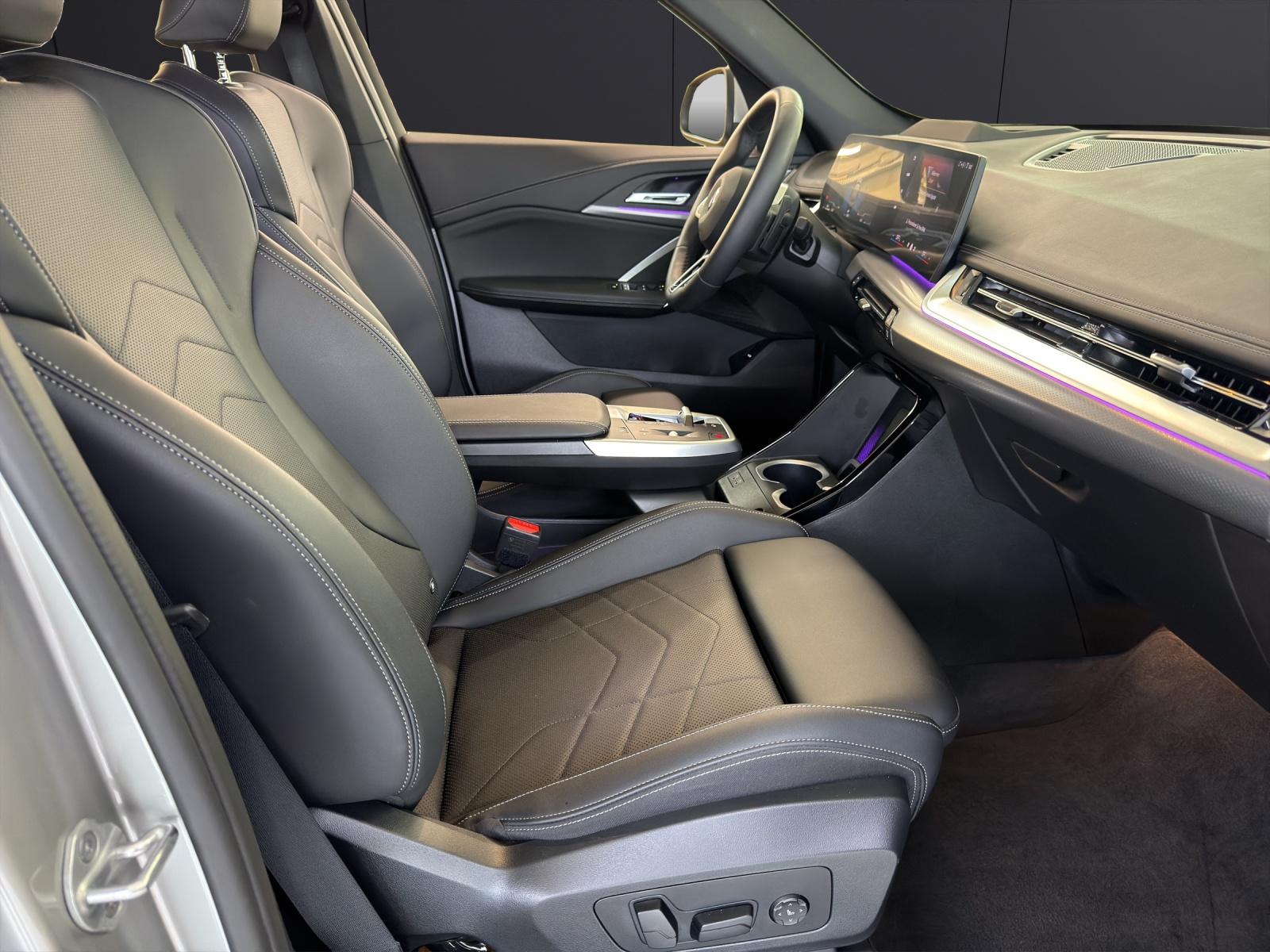 BMW X1 23i xDrive-image-14