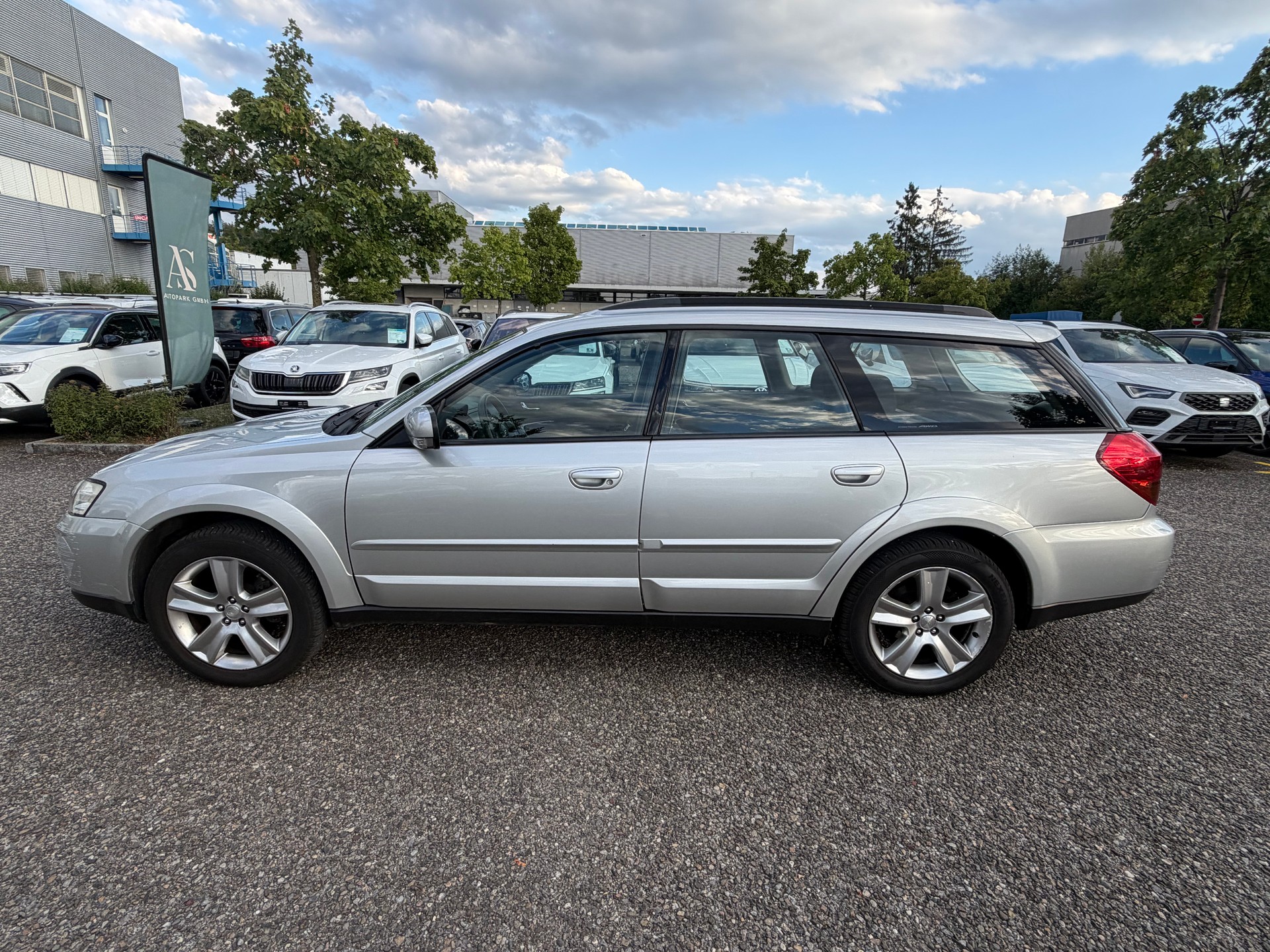 SUBARU Outback 2.5i AWD-image-7