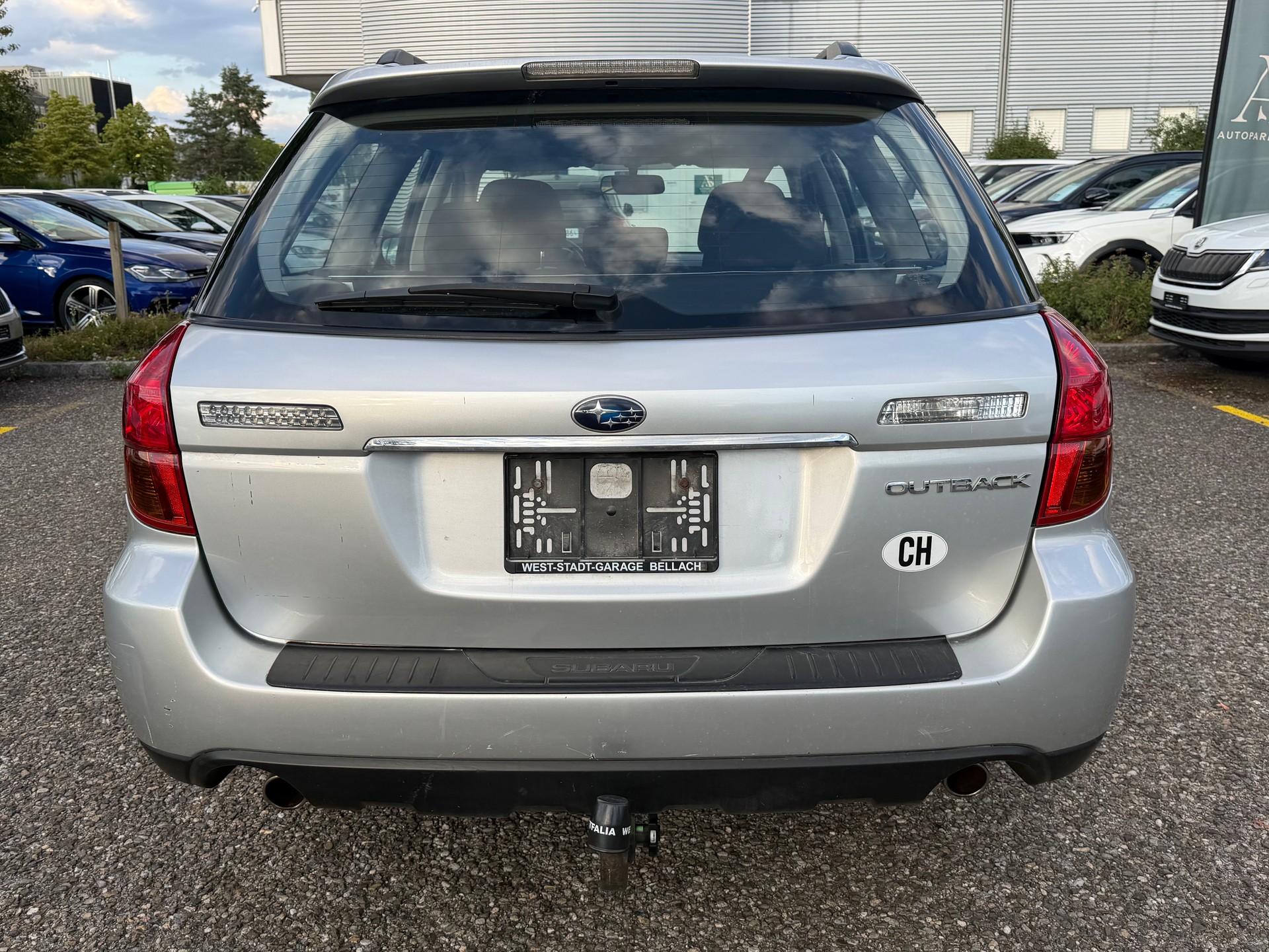 SUBARU Outback 2.5i AWD-image-5