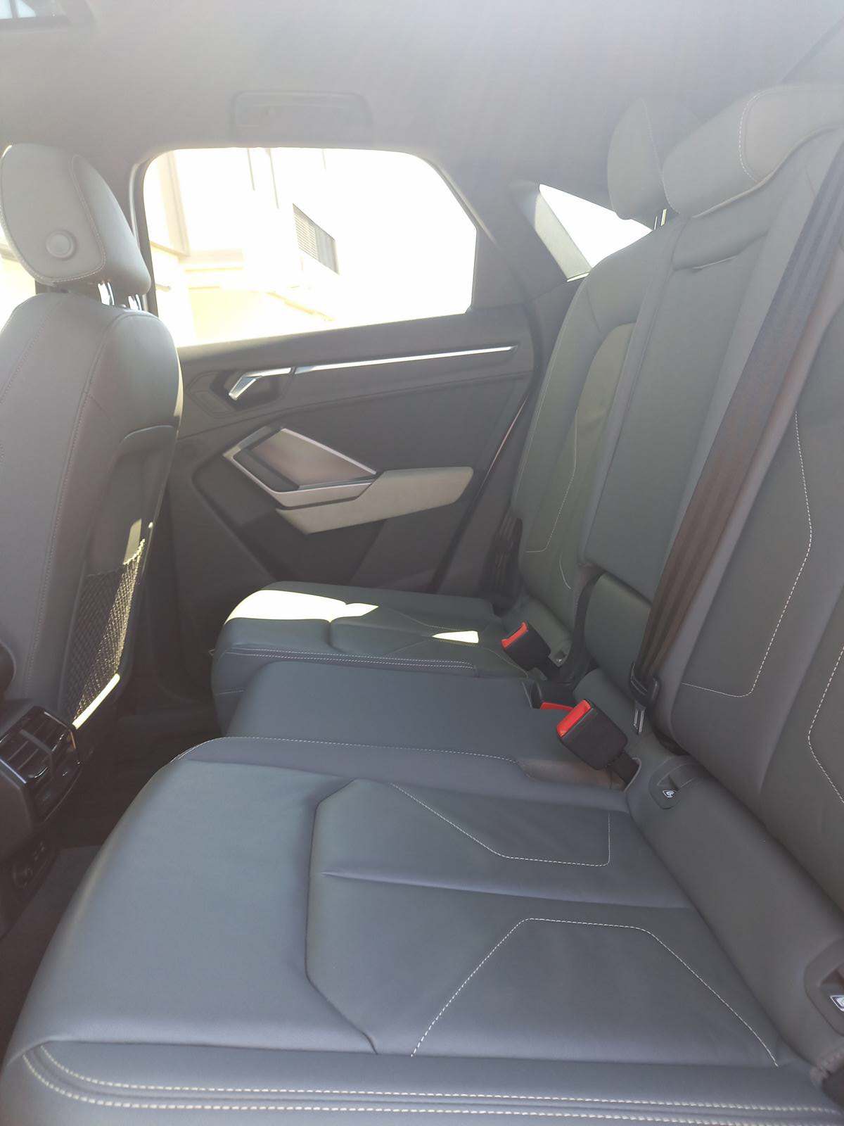 AUDI Q3 Sportback 45 TFSI S line **Pack Edition one silber**quattro S-tronic-image-13